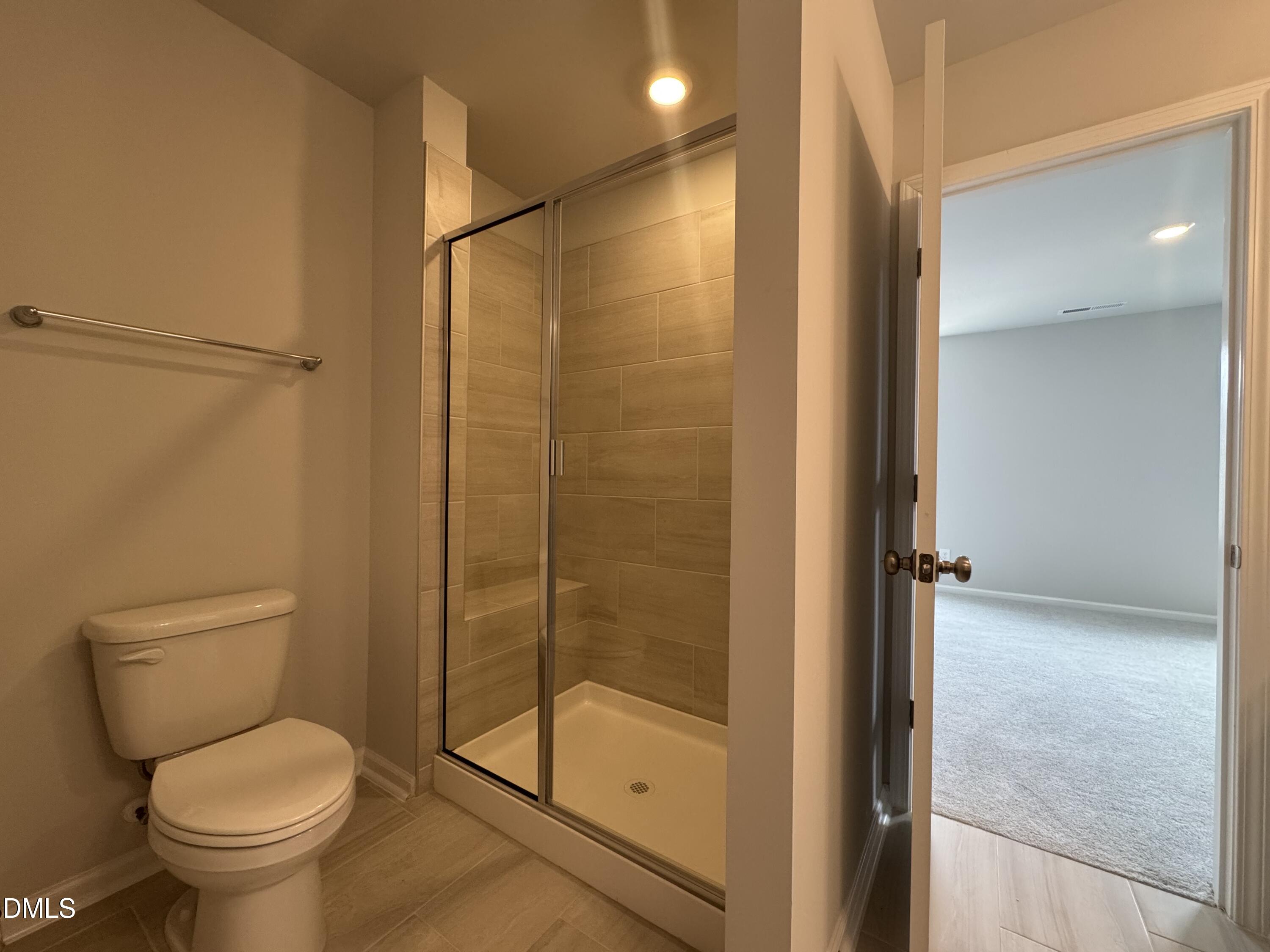 407 Deercroft Drive Property Photo 18