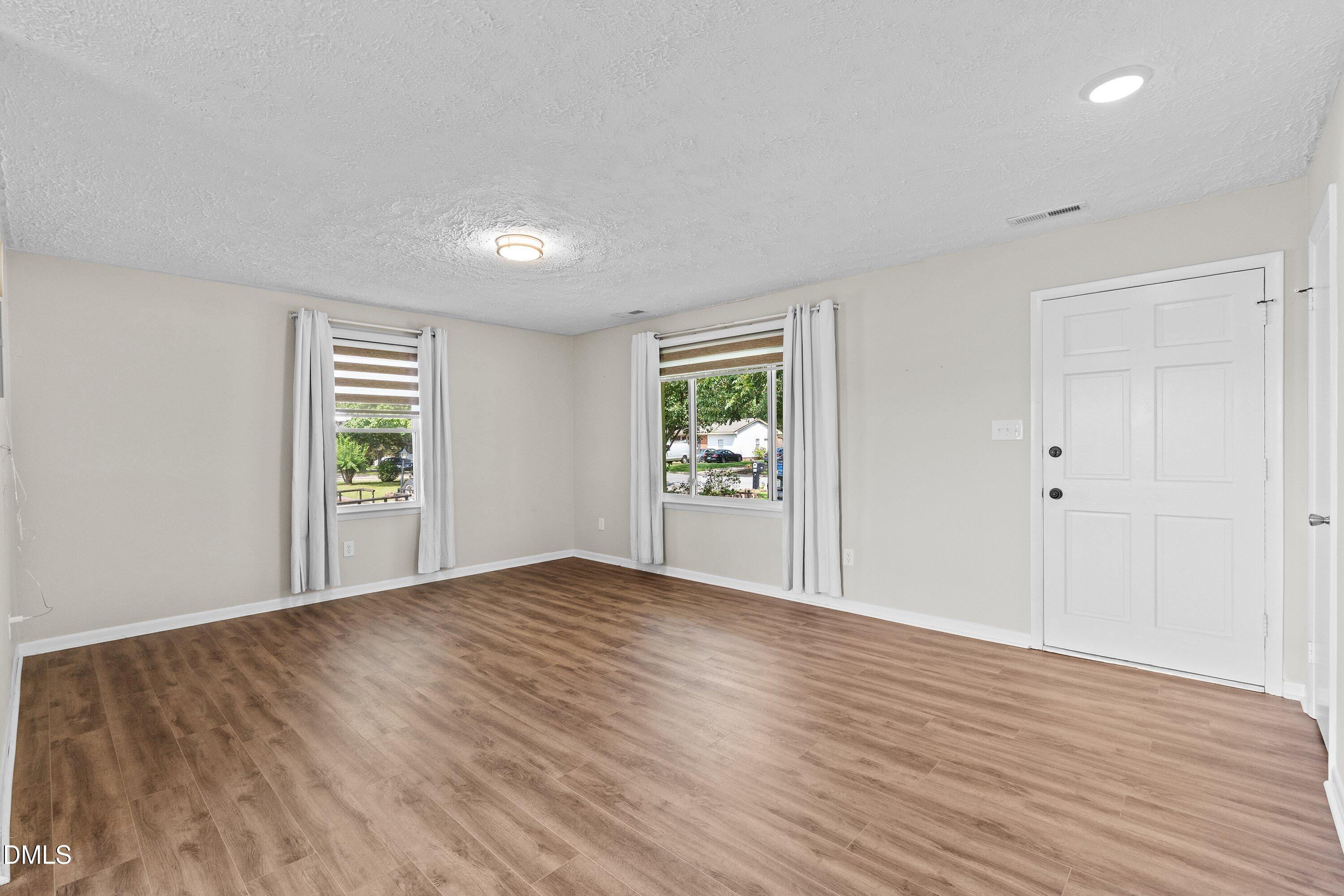 2103 Michael Lane Property Photo 6