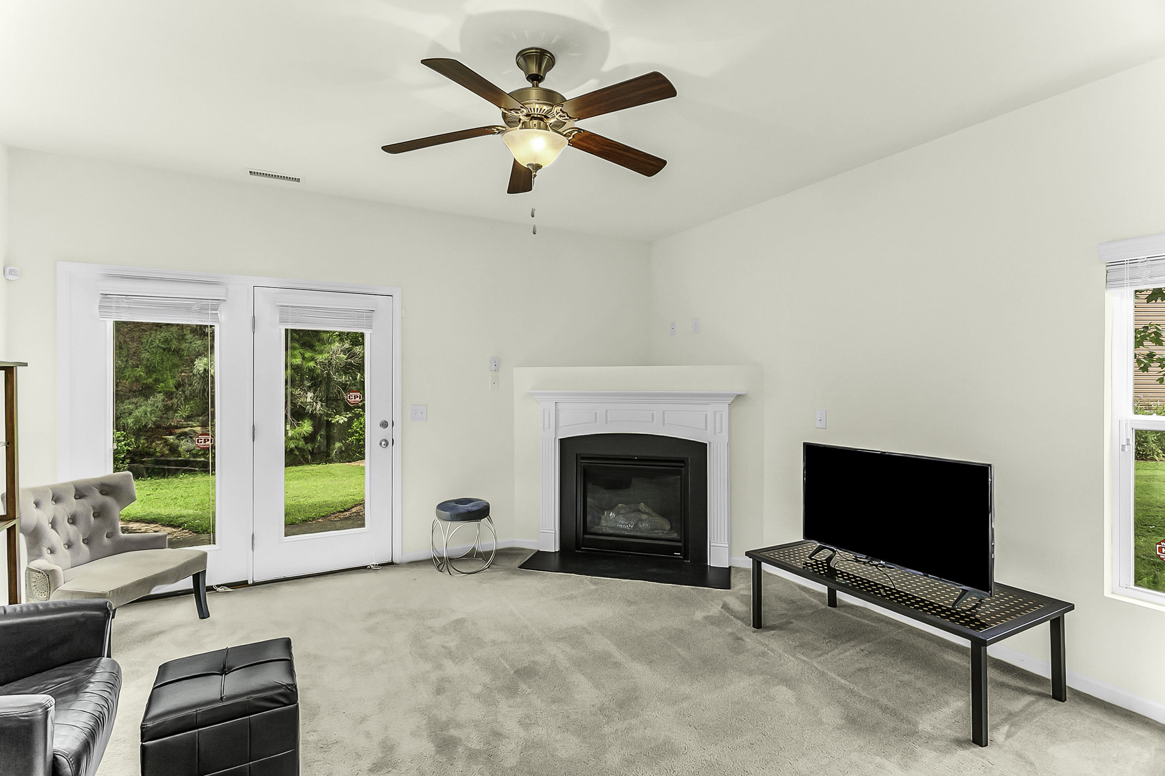 1606 Holly Grove Way Property Photo 5