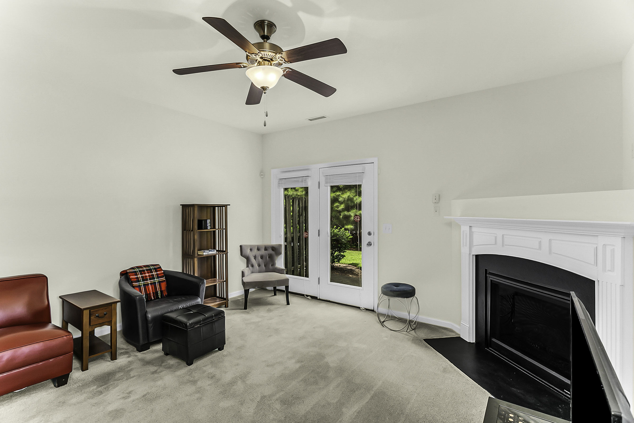 1606 Holly Grove Way Property Photo 6