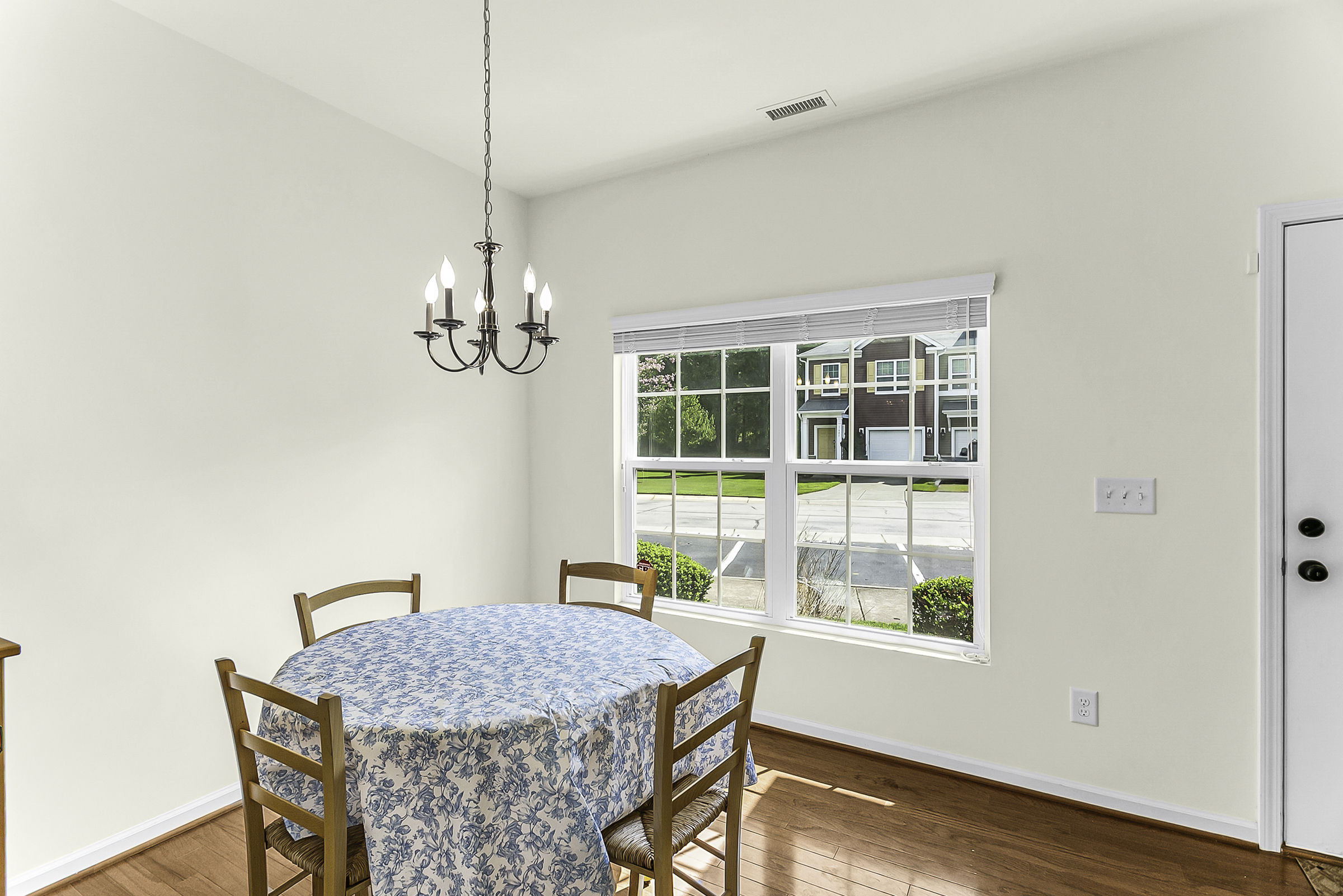 1606 Holly Grove Way Property Photo 10