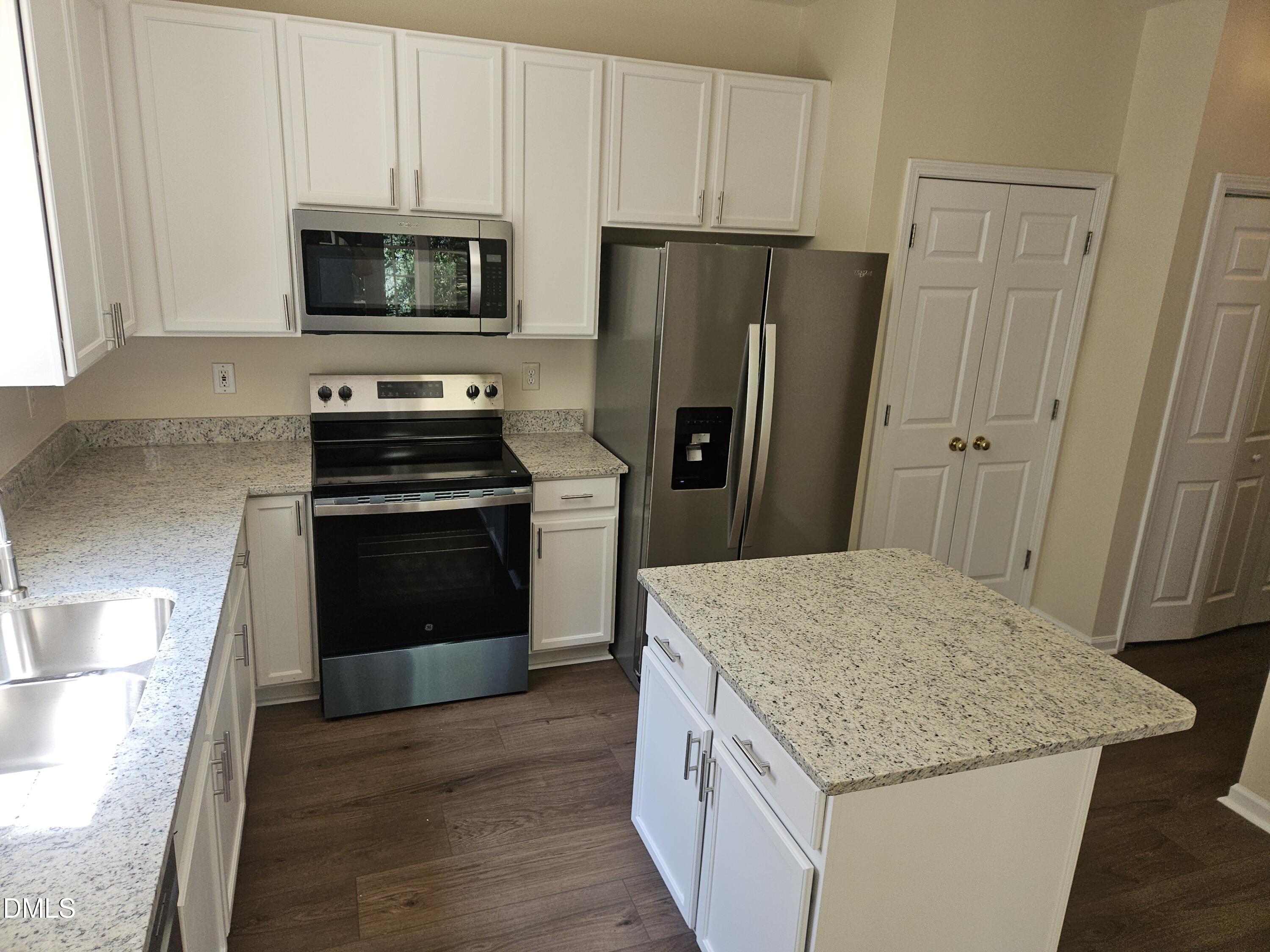 5601 Picnic Rock Lane Property Photo 6