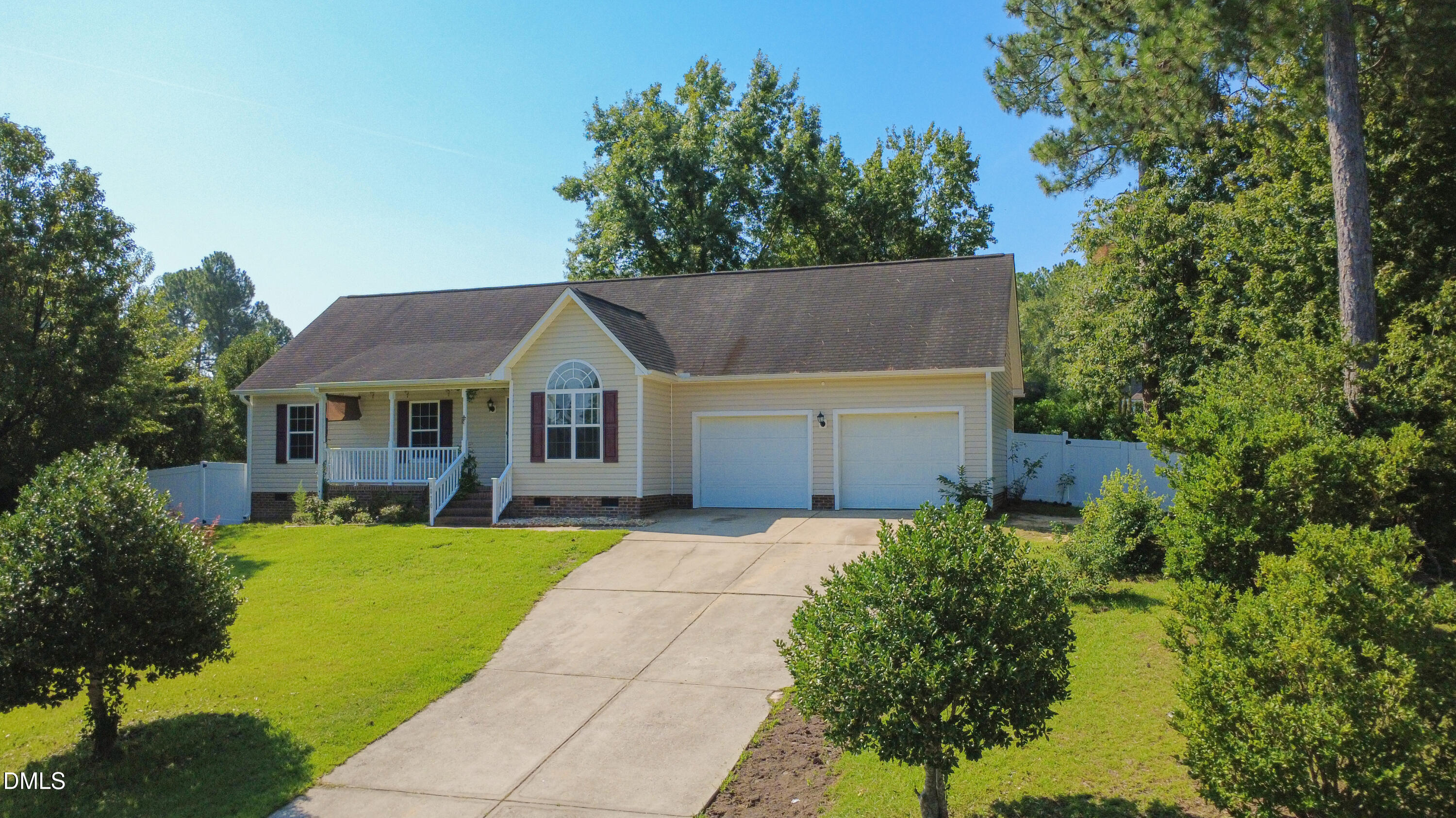 1070 Roundabout Road Property Photo 1