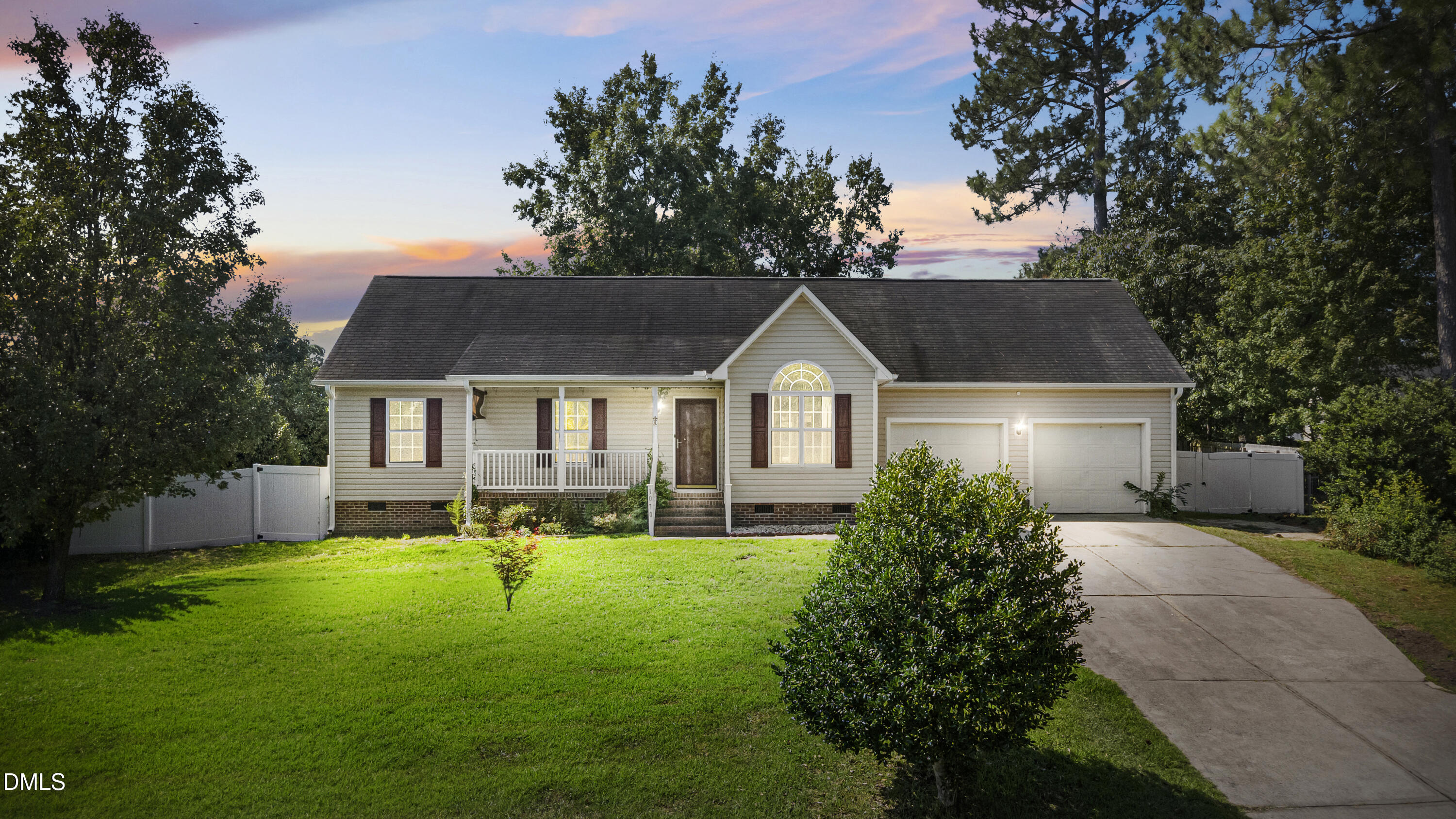 1070 Roundabout Road Property Photo 2