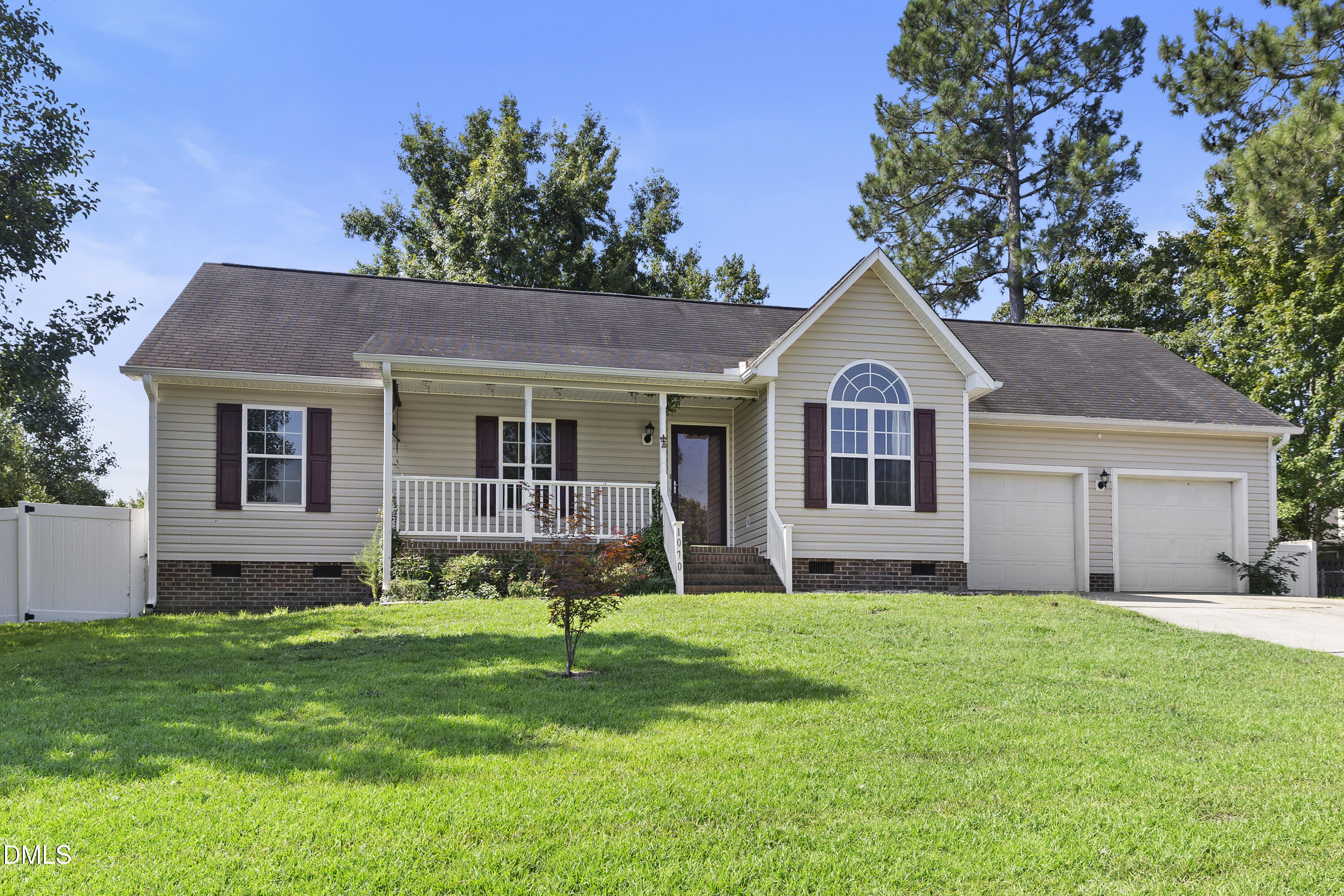 1070 Roundabout Road Property Photo 4