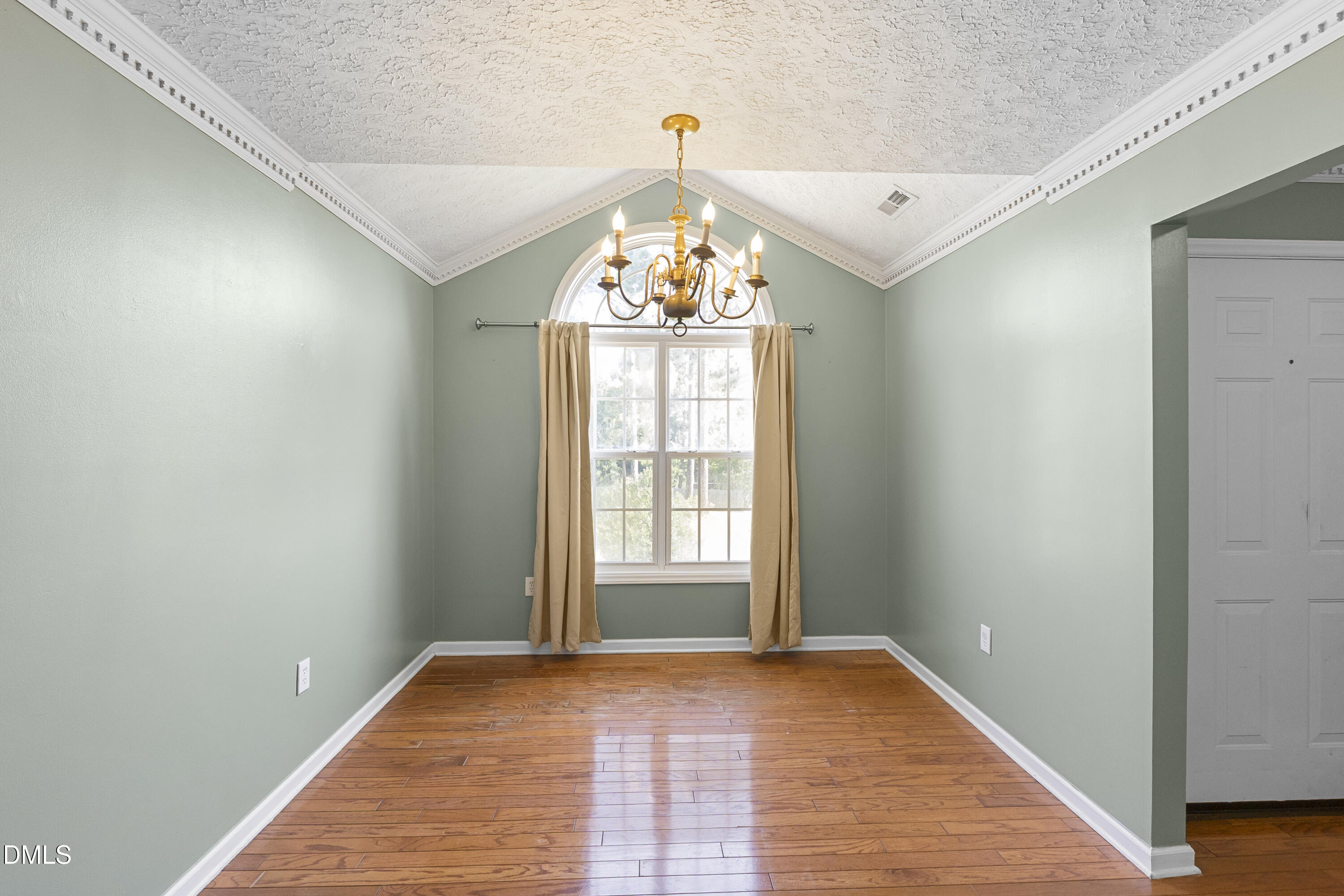 1070 Roundabout Road Property Photo 12