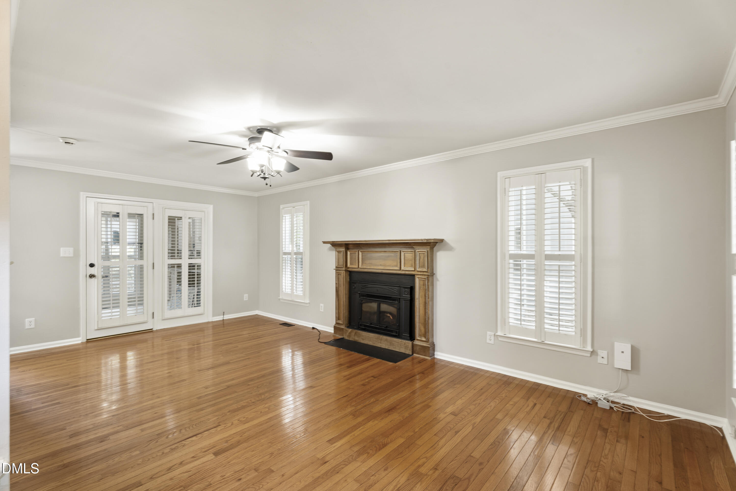2409 Dunbrook Court Property Photo 6