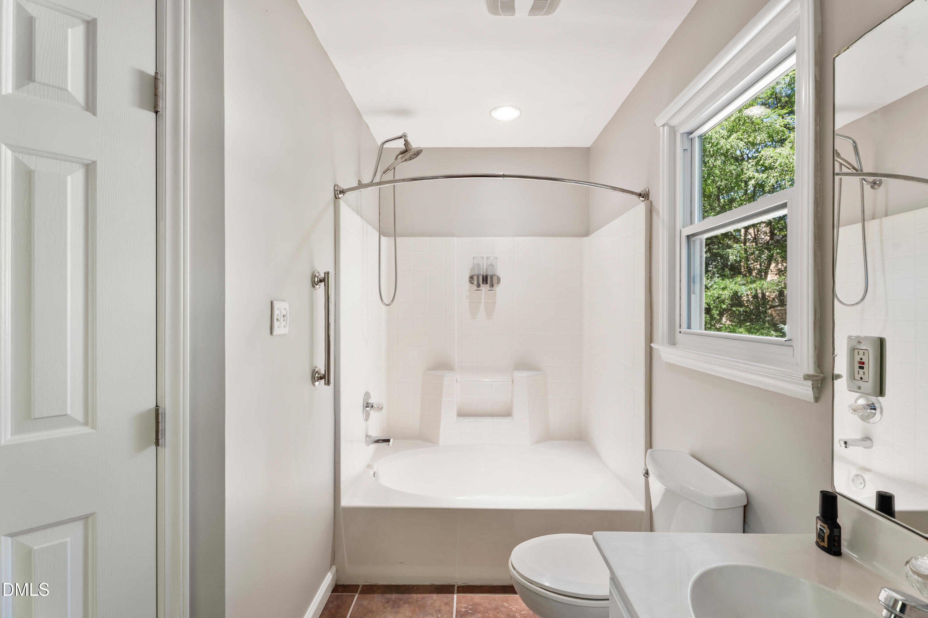 2409 Dunbrook Court Property Photo 17
