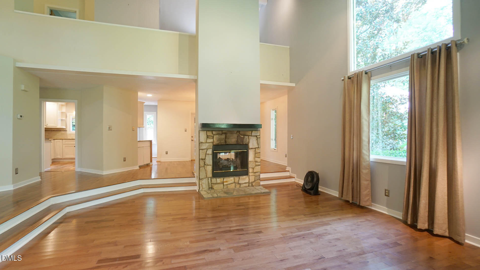 818 Lake Forest Drive Property Photo 3