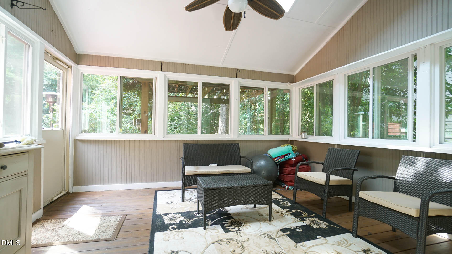 818 Lake Forest Drive Property Photo 7