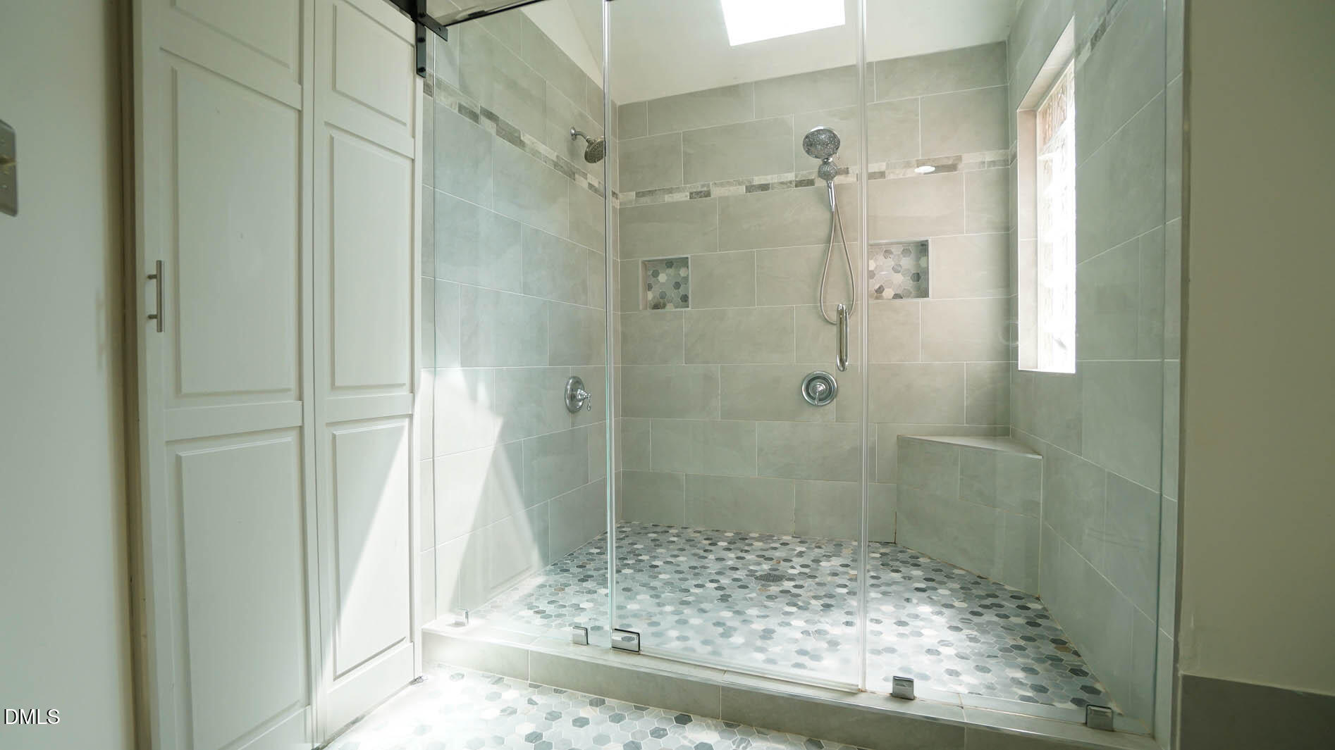 818 Lake Forest Drive Property Photo 10