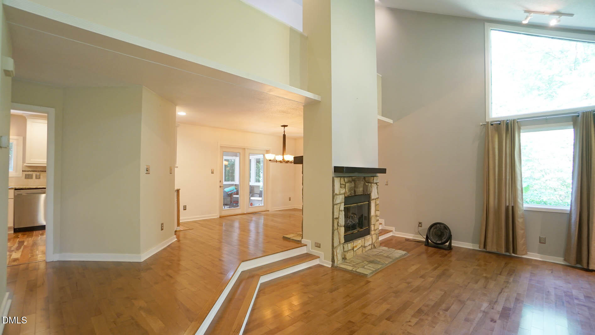 818 Lake Forest Drive Property Photo 16
