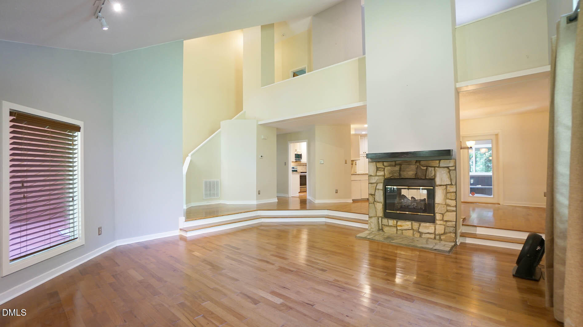 818 Lake Forest Drive Property Photo 17