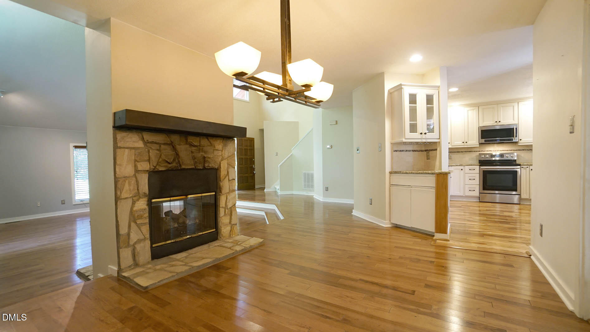 818 Lake Forest Drive Property Photo 21