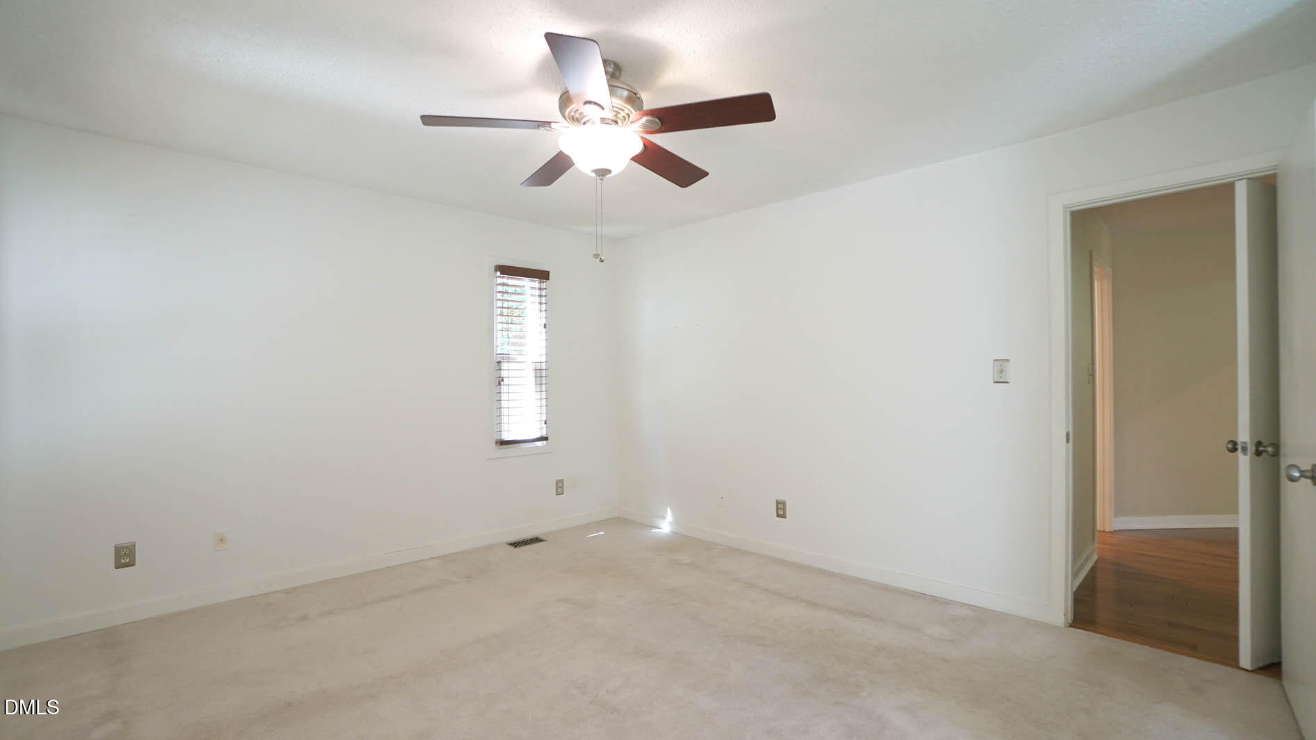 818 Lake Forest Drive Property Photo 28