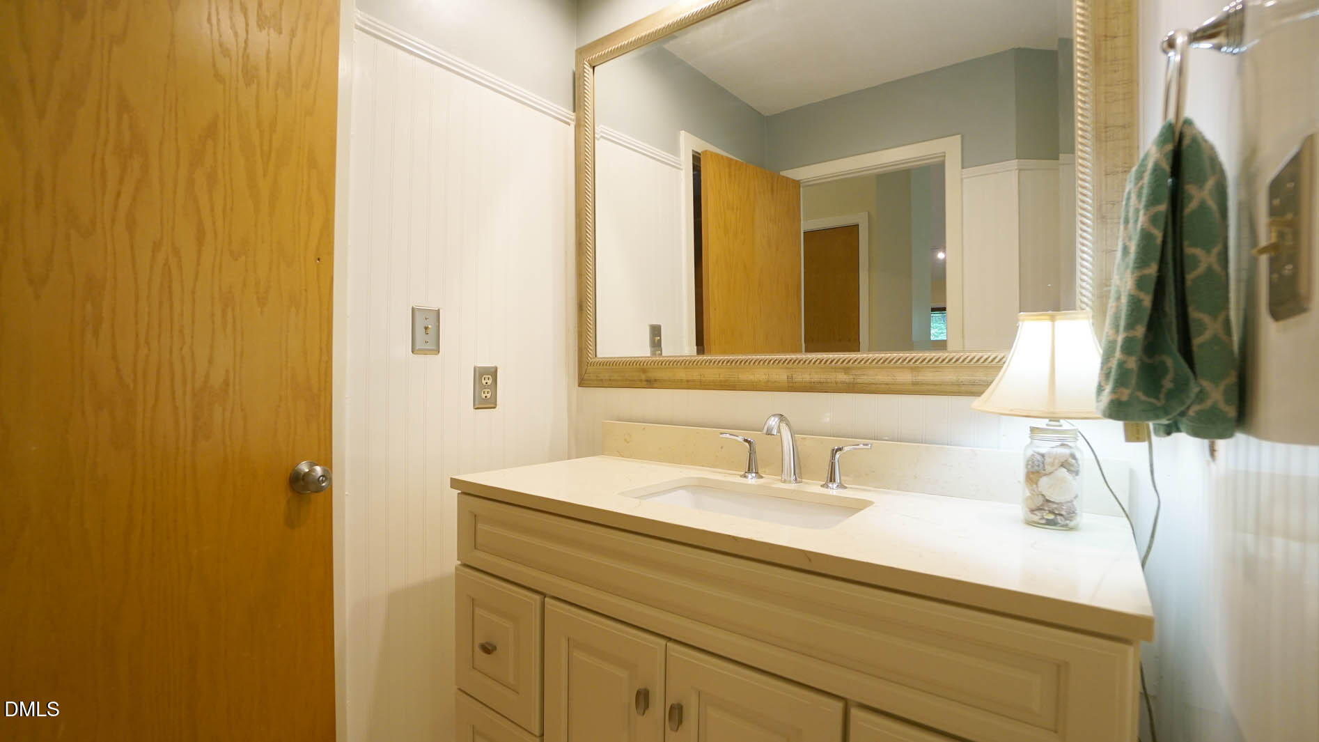818 Lake Forest Drive Property Photo 37