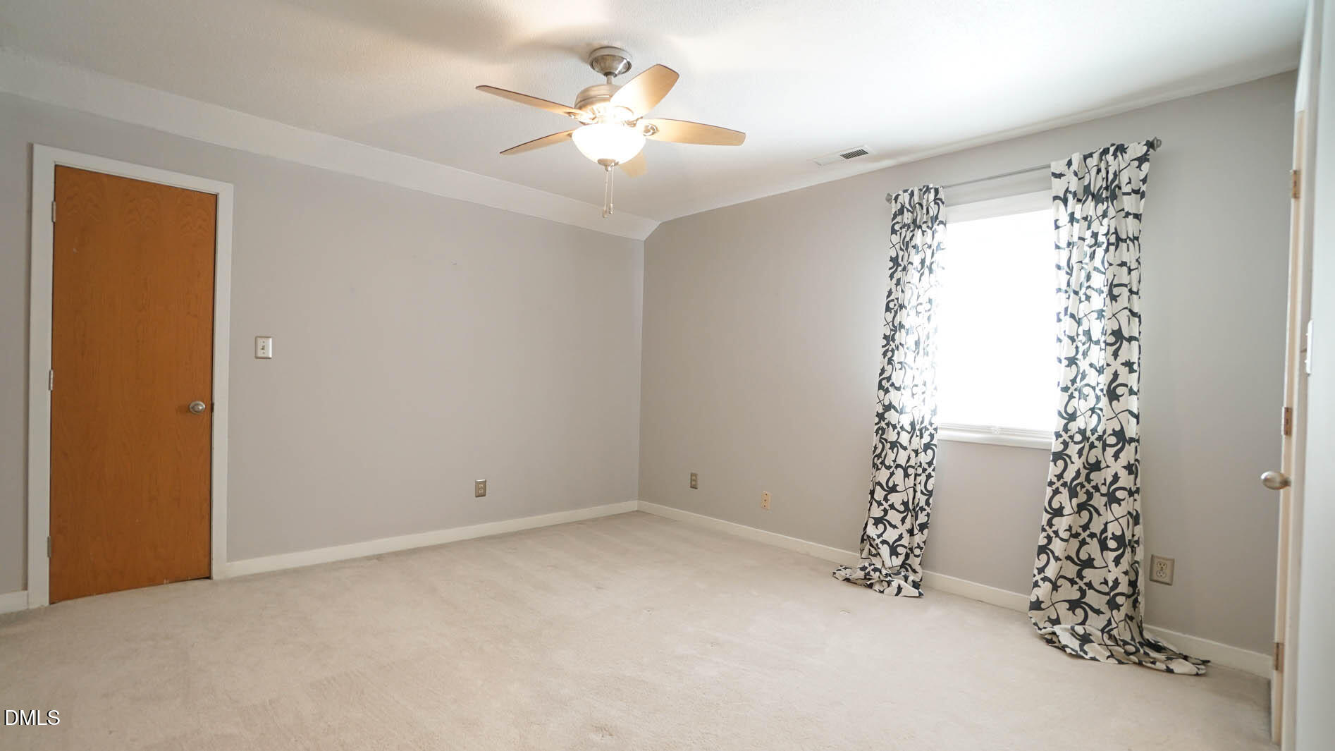 818 Lake Forest Drive Property Photo 39