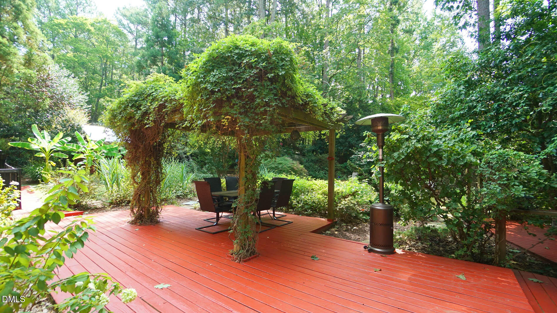 818 Lake Forest Drive Property Photo 48