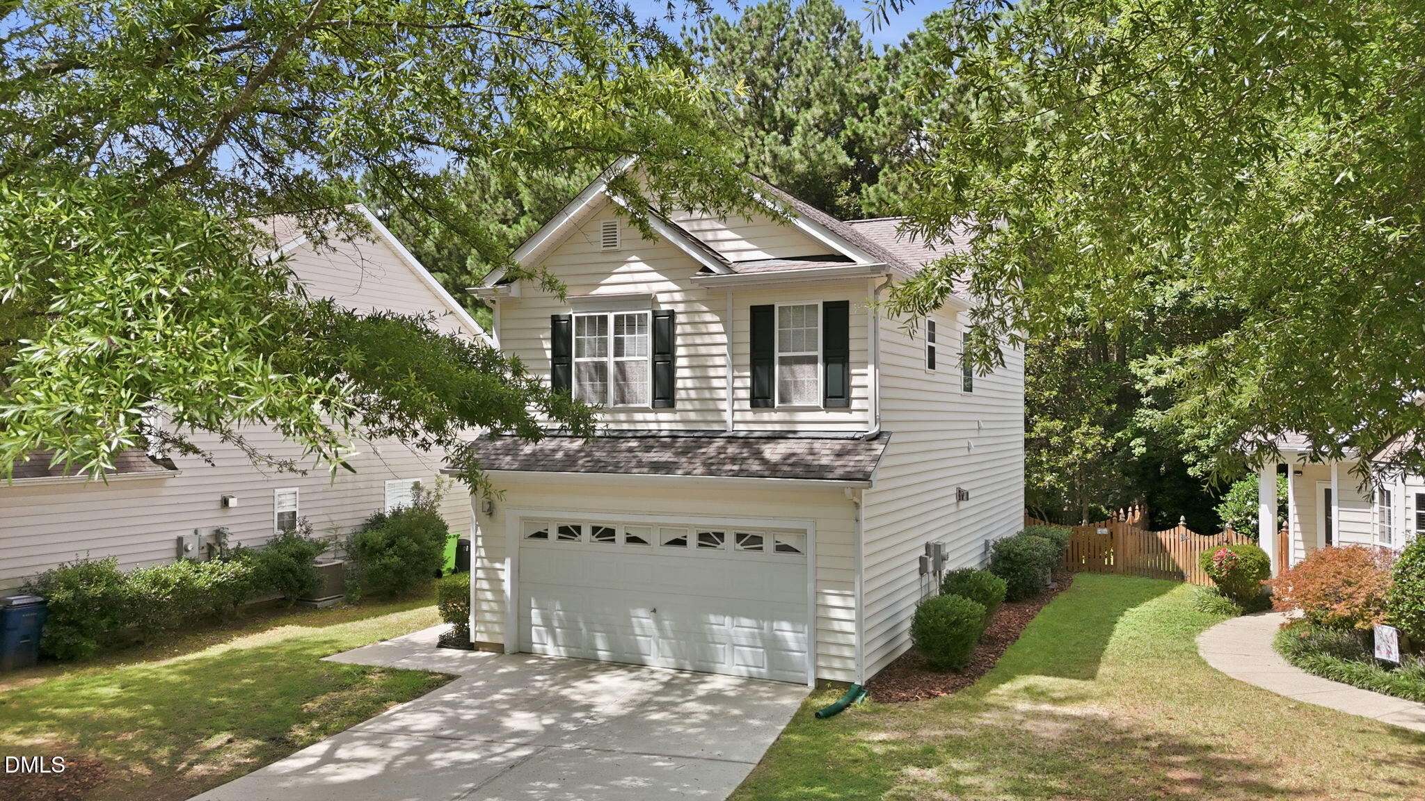 8433 Whisper Ridge Place Property Photo 6
