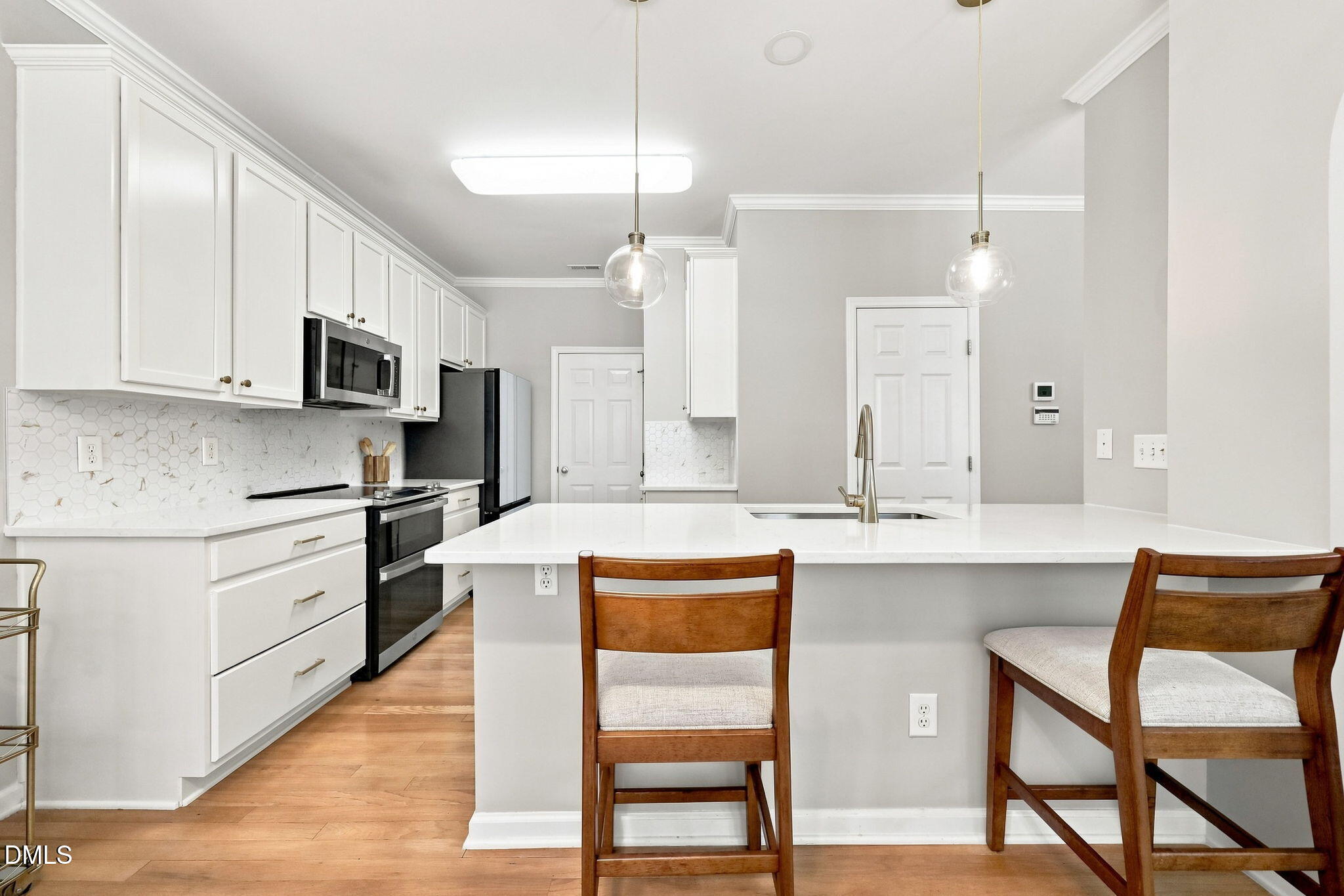 8433 Whisper Ridge Place Property Photo 17