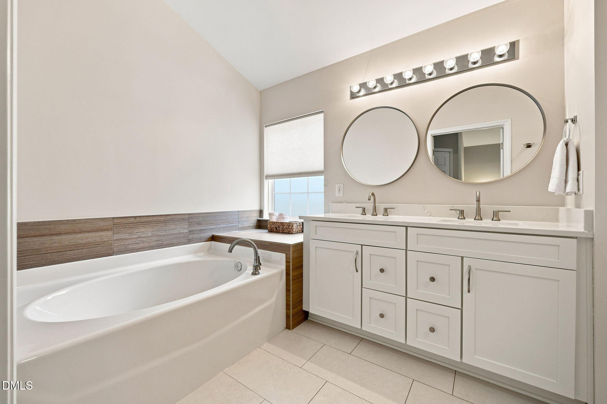 8433 Whisper Ridge Place Property Photo 31