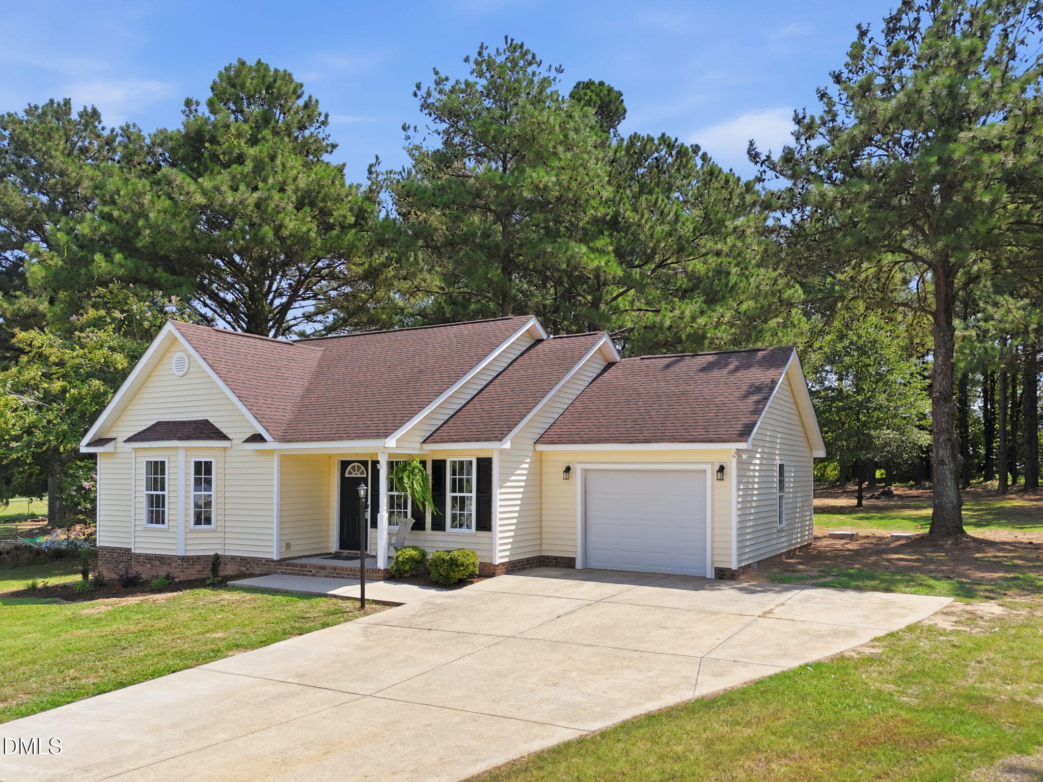 130 Stillmeadow Drive Property Photo 1