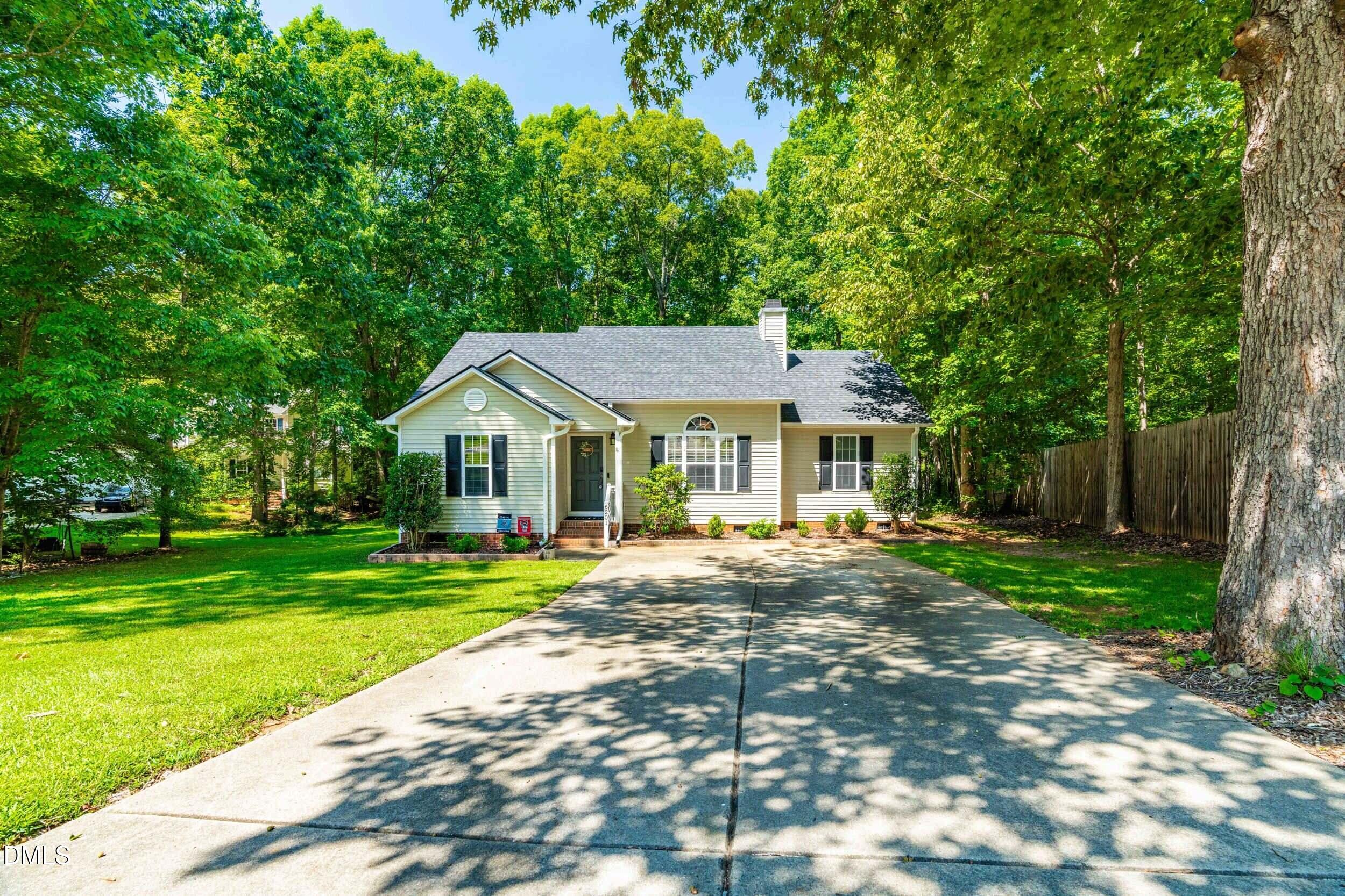 6201 Lilly Stream Court Property Photo 3