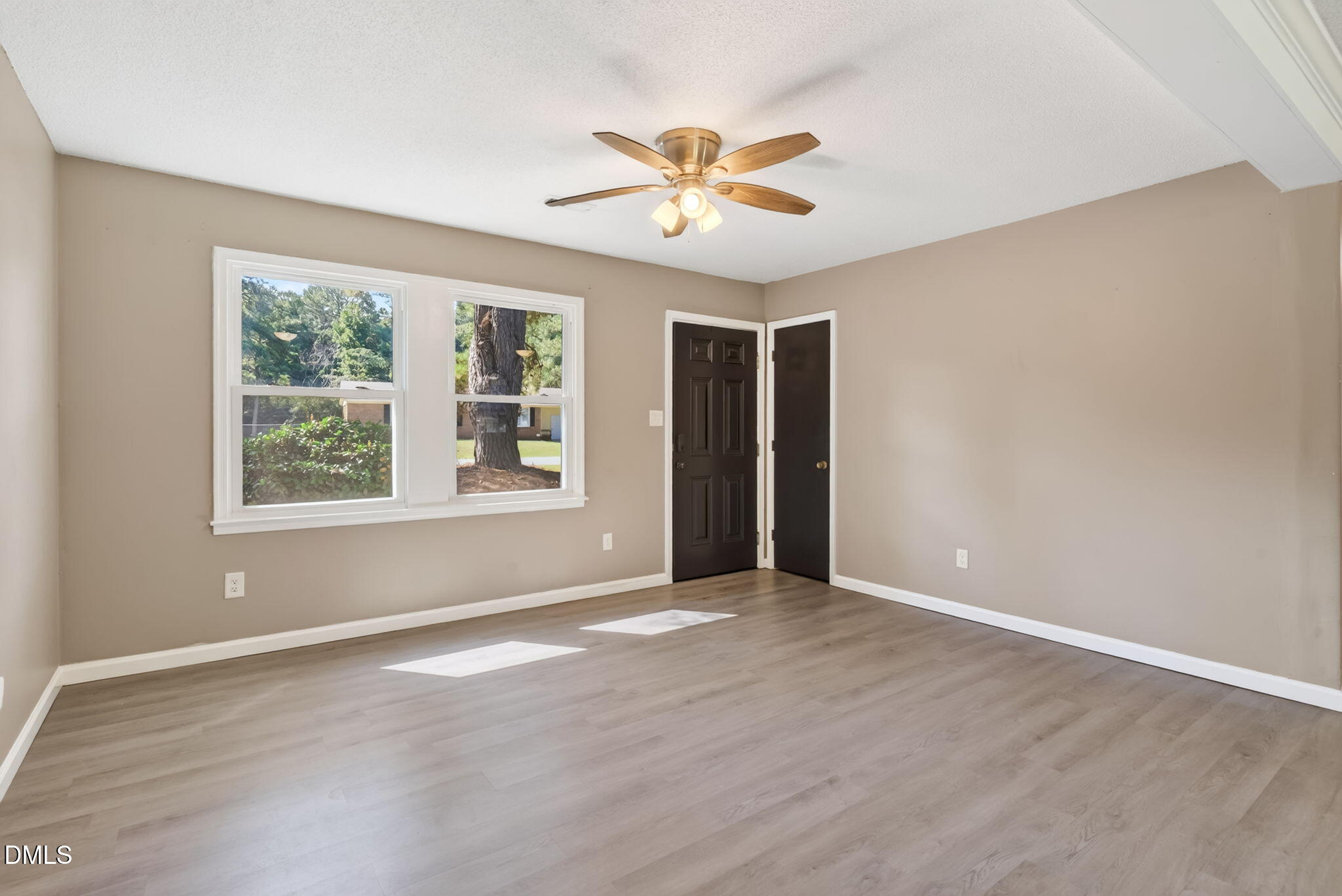 303 Brentwood Drive Property Photo 5