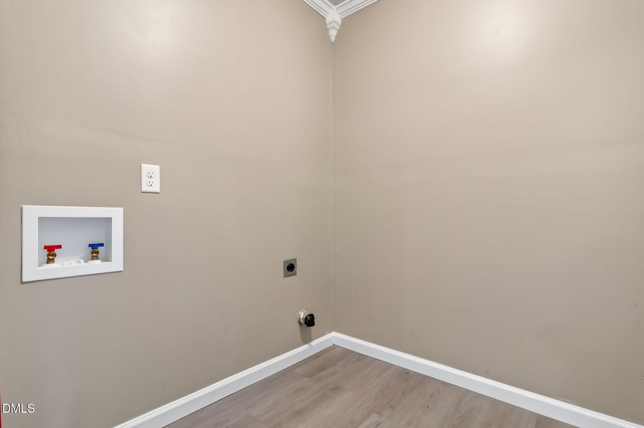 303 Brentwood Drive Property Photo 10