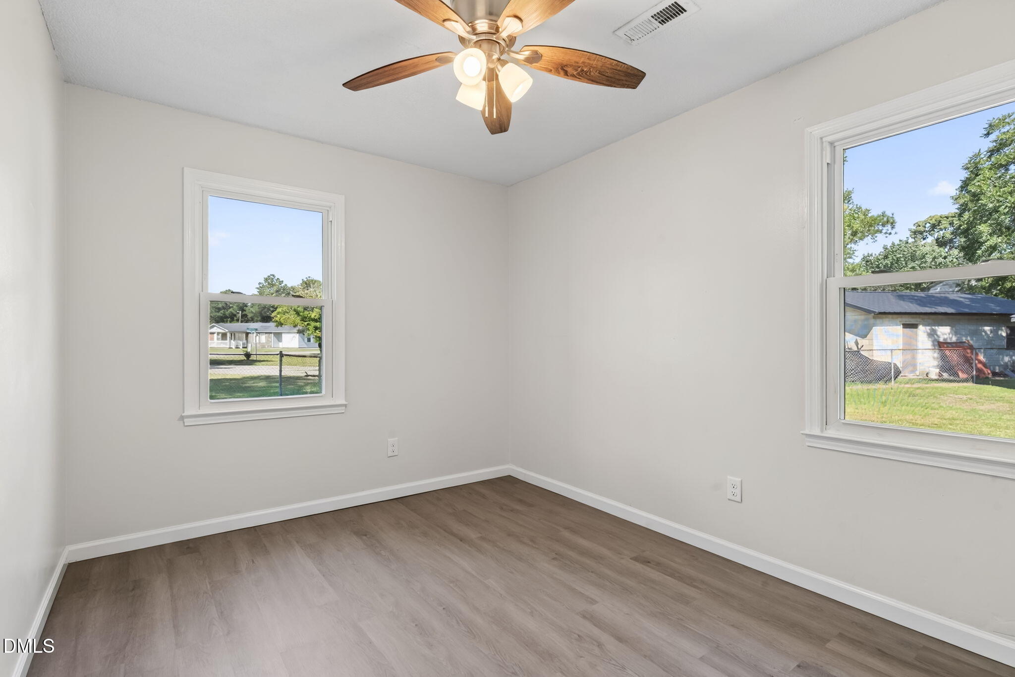 303 Brentwood Drive Property Photo 12
