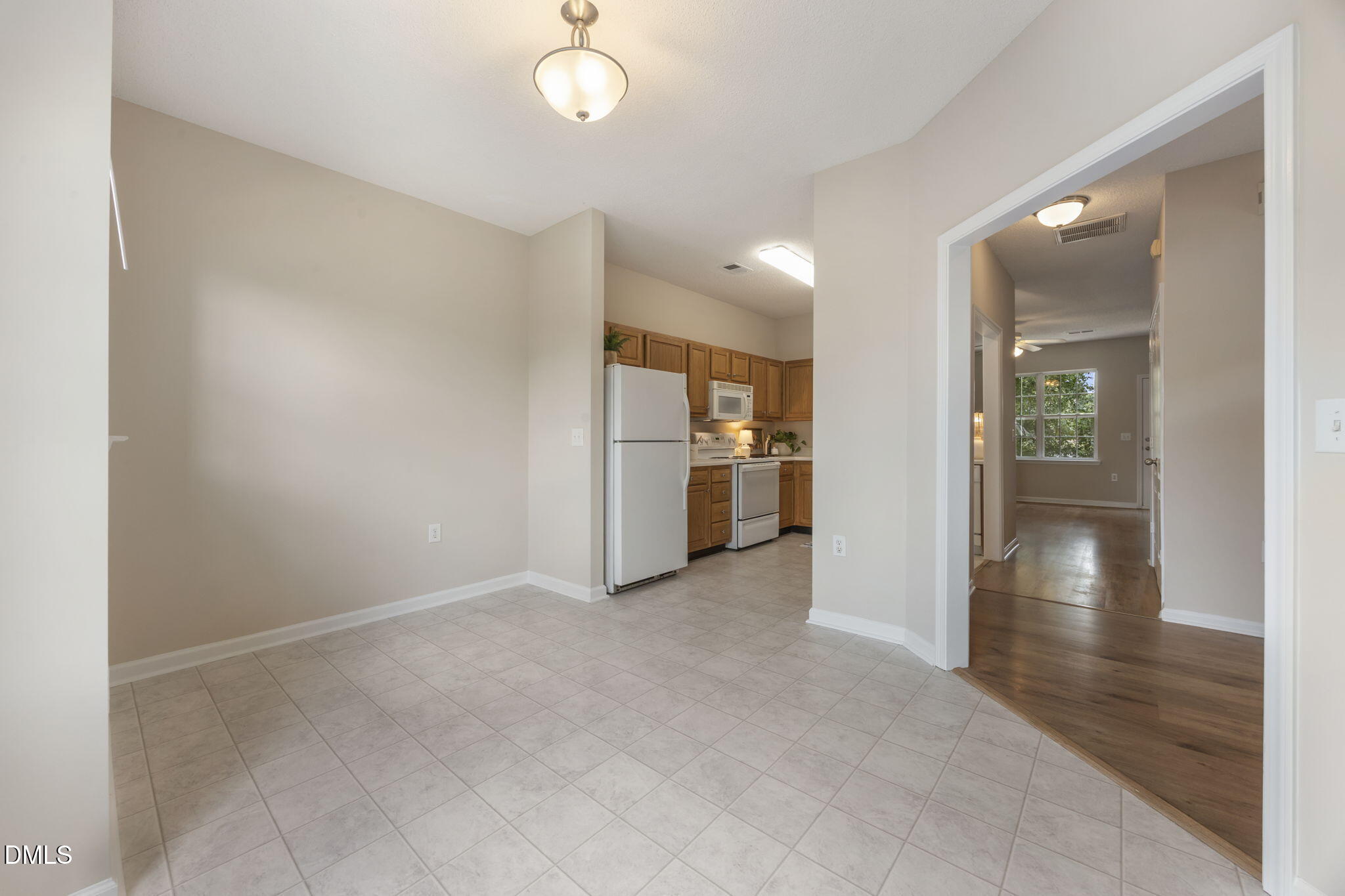 352 E Willhaven Drive Property Photo 10