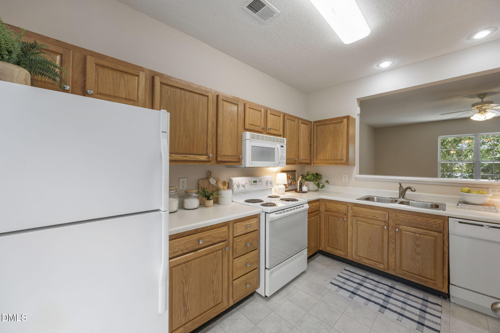 352 E Willhaven Drive Property Photo 11