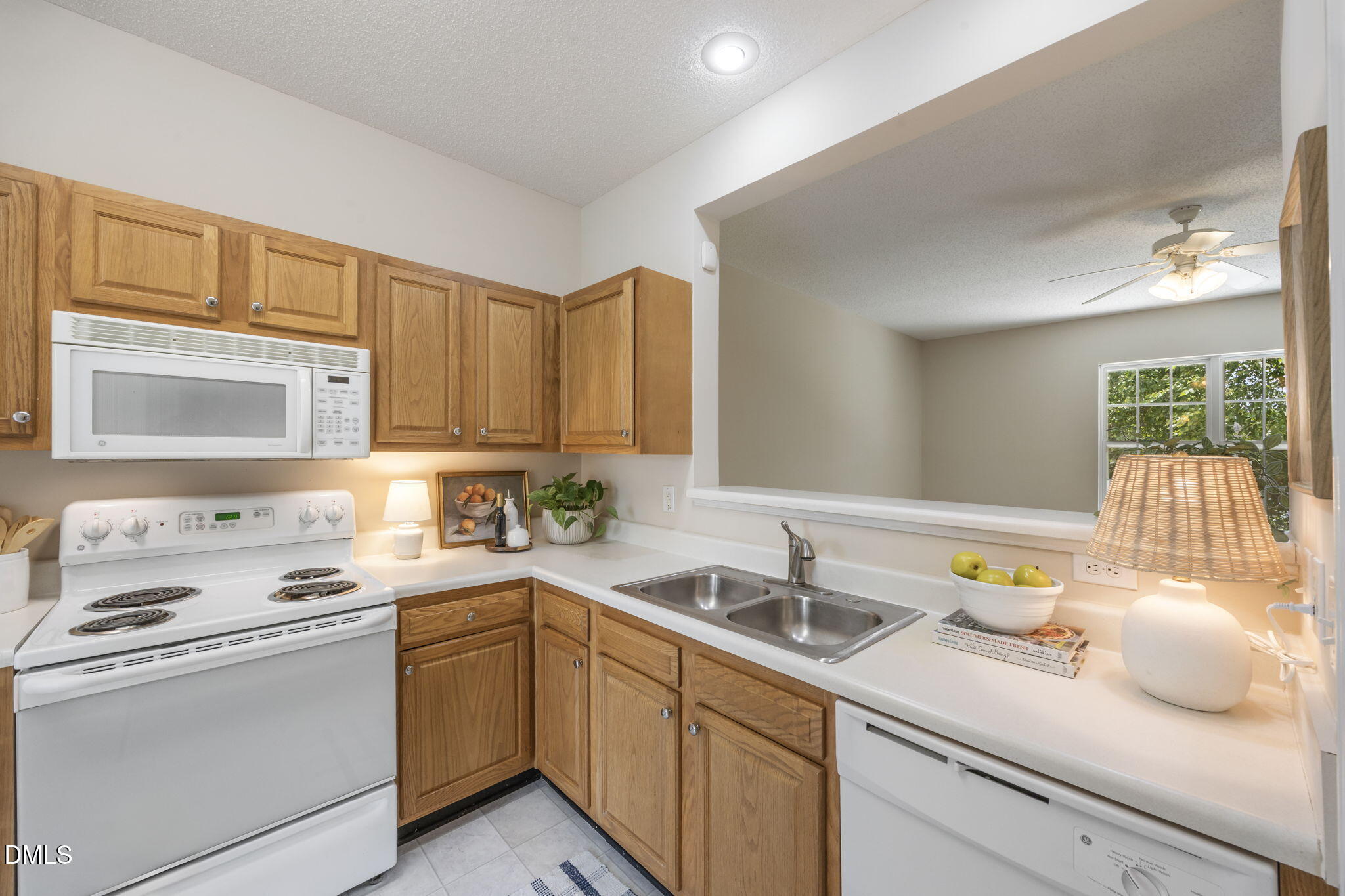 352 E Willhaven Drive Property Photo 14