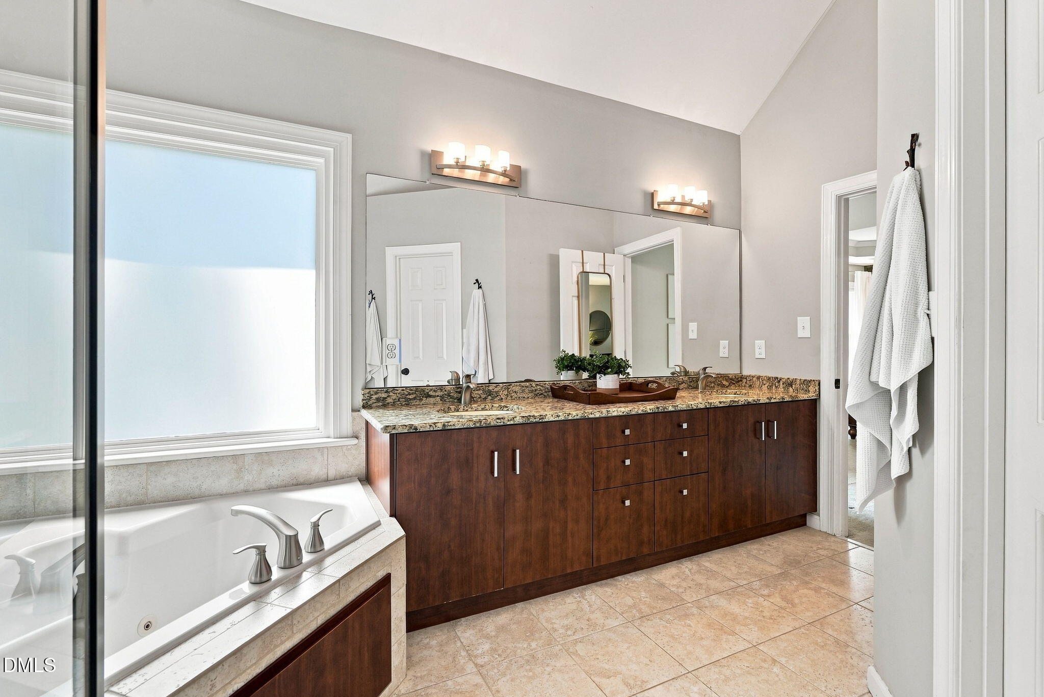 1002 Mondavi Place Property Photo 51