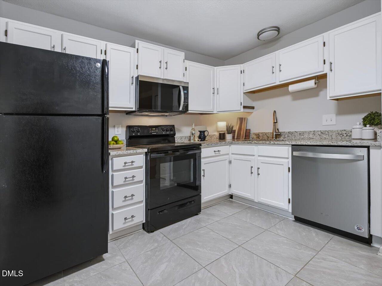 400 Kilmarnock Court Property Photo 4