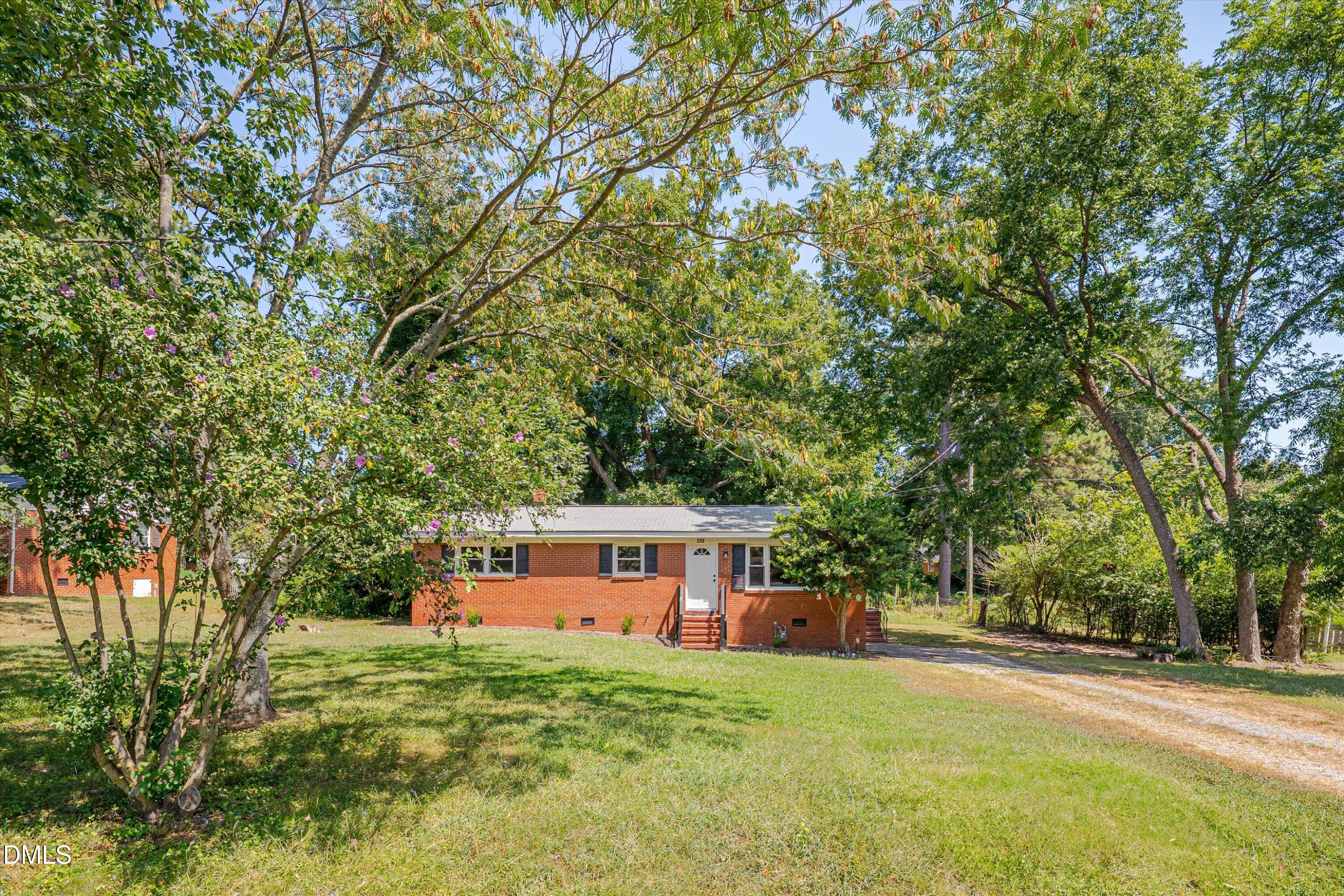 165 Windsor Drive Property Photo 1