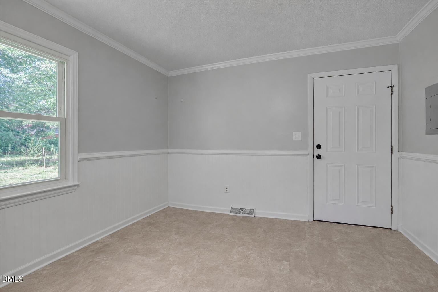 165 Windsor Drive Property Photo 7