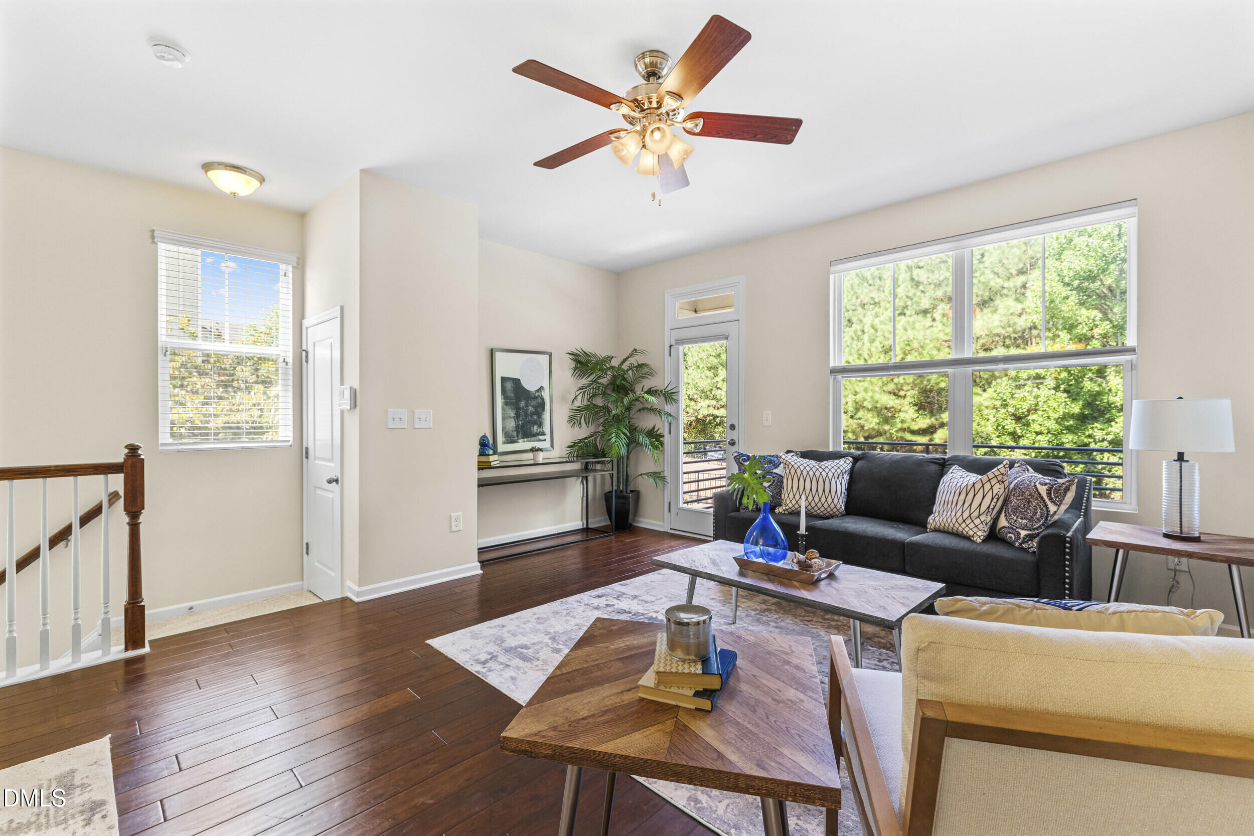 1529 Crafton Way Property Photo 3