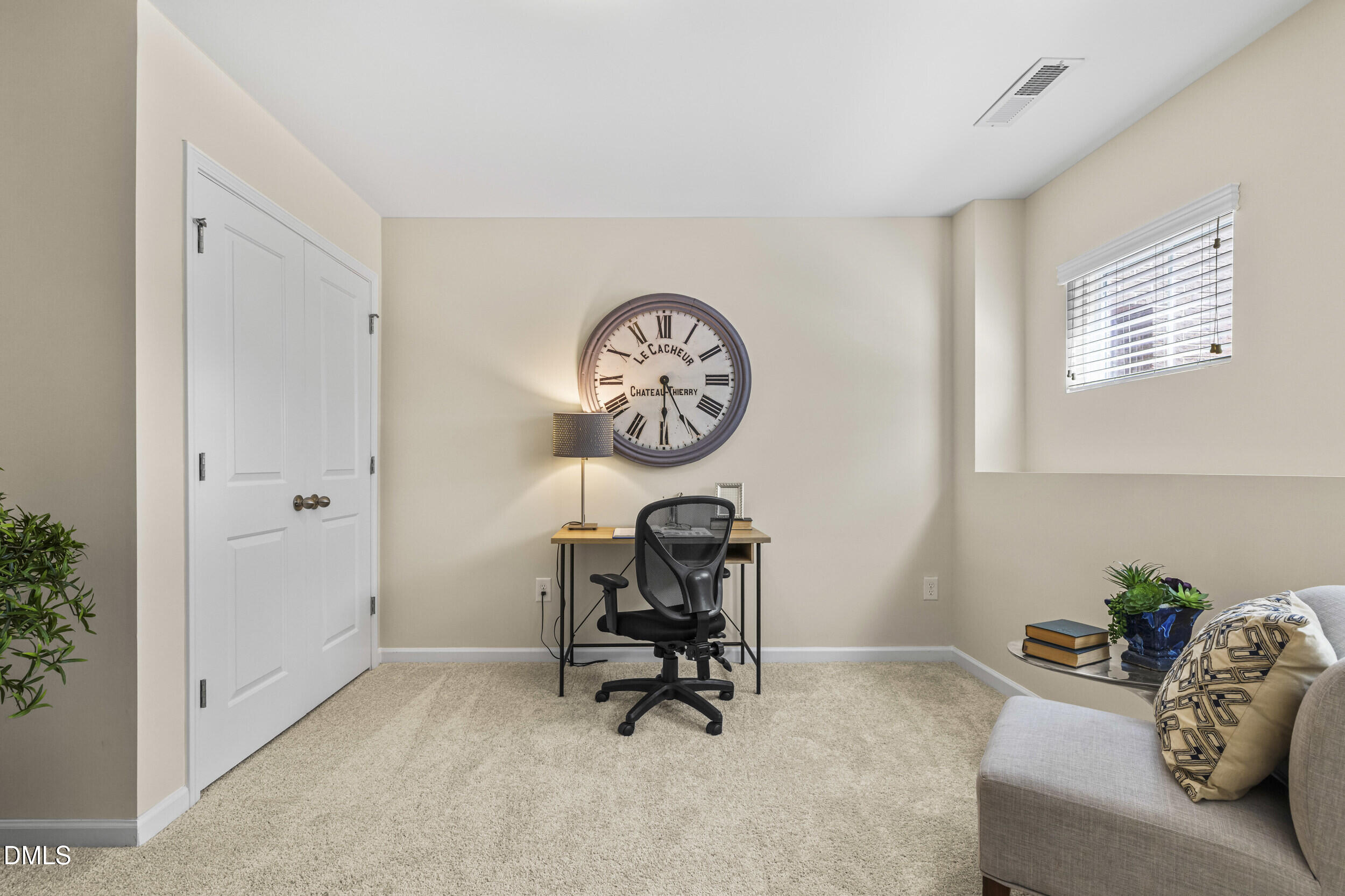 1529 Crafton Way Property Photo 8