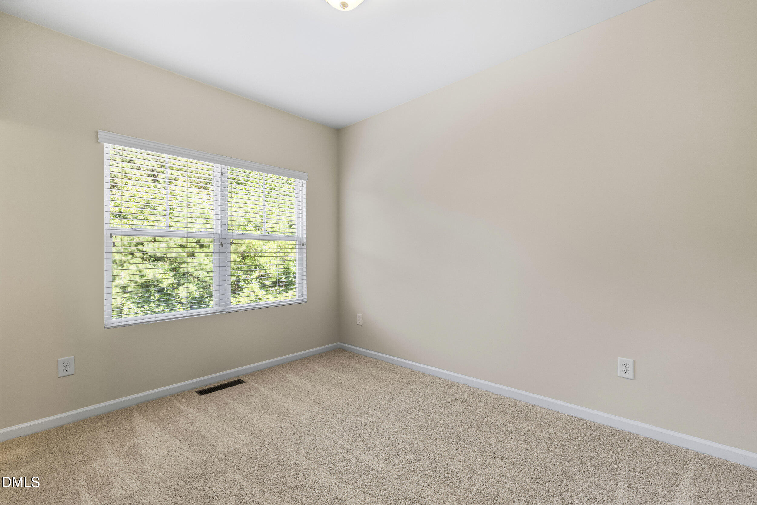 1529 Crafton Way Property Photo 25