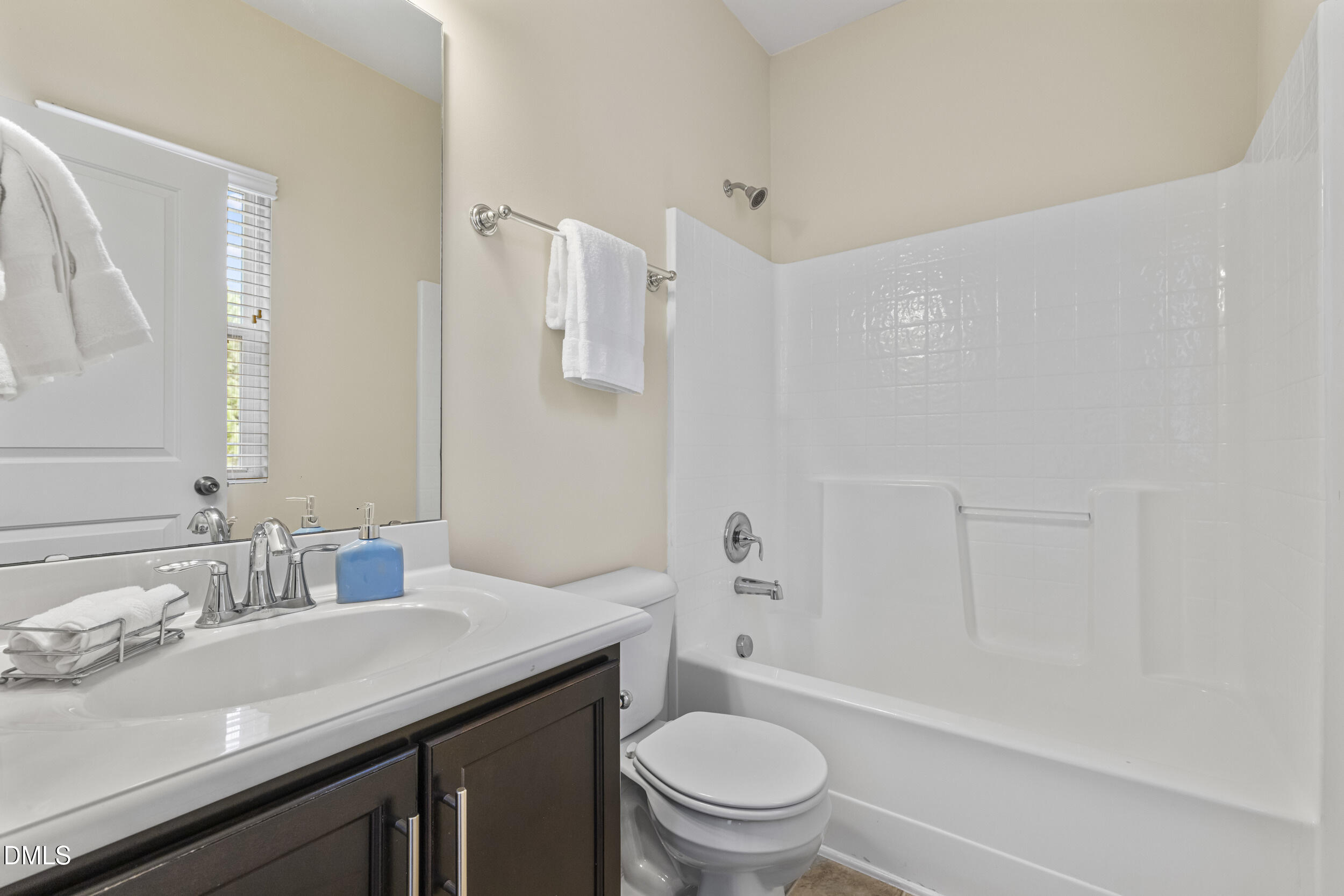1529 Crafton Way Property Photo 27