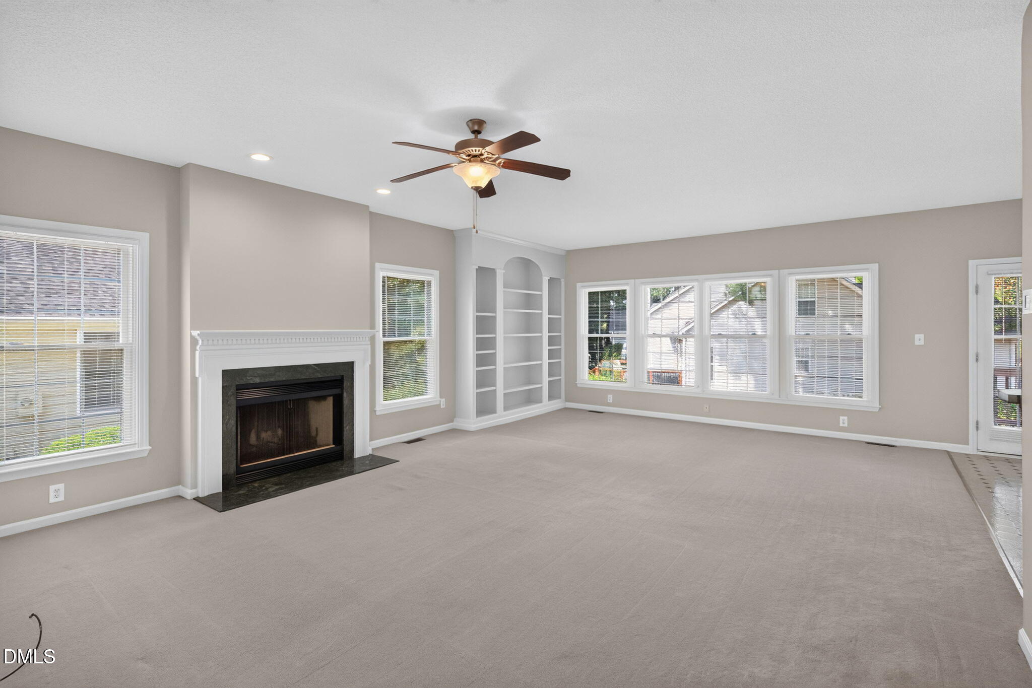 223 Ravenstone Drive Property Photo 6