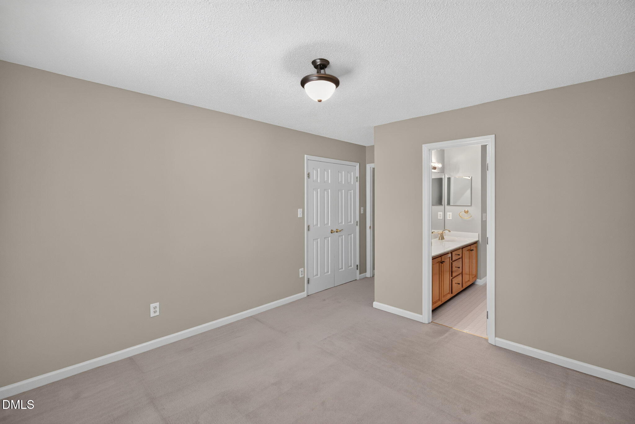 223 Ravenstone Drive Property Photo 20