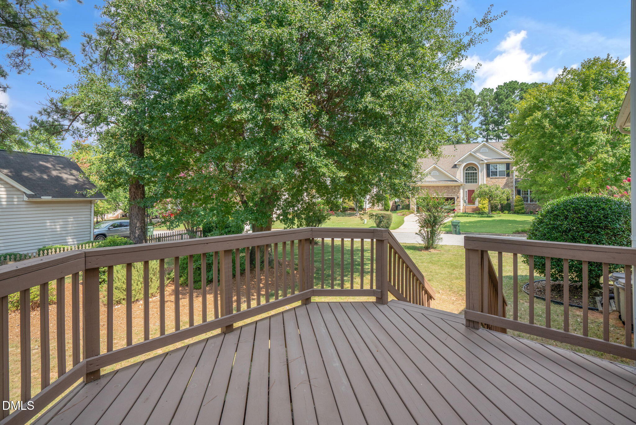 223 Ravenstone Drive Property Photo 28