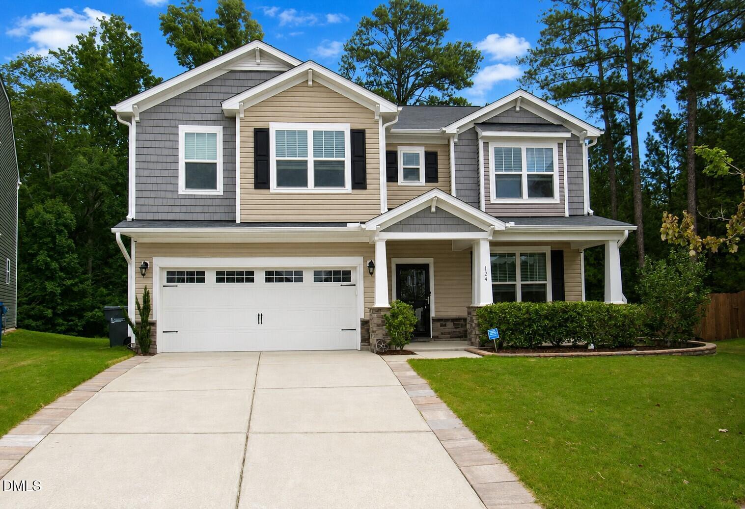 124 Putters Court Property Photo 1
