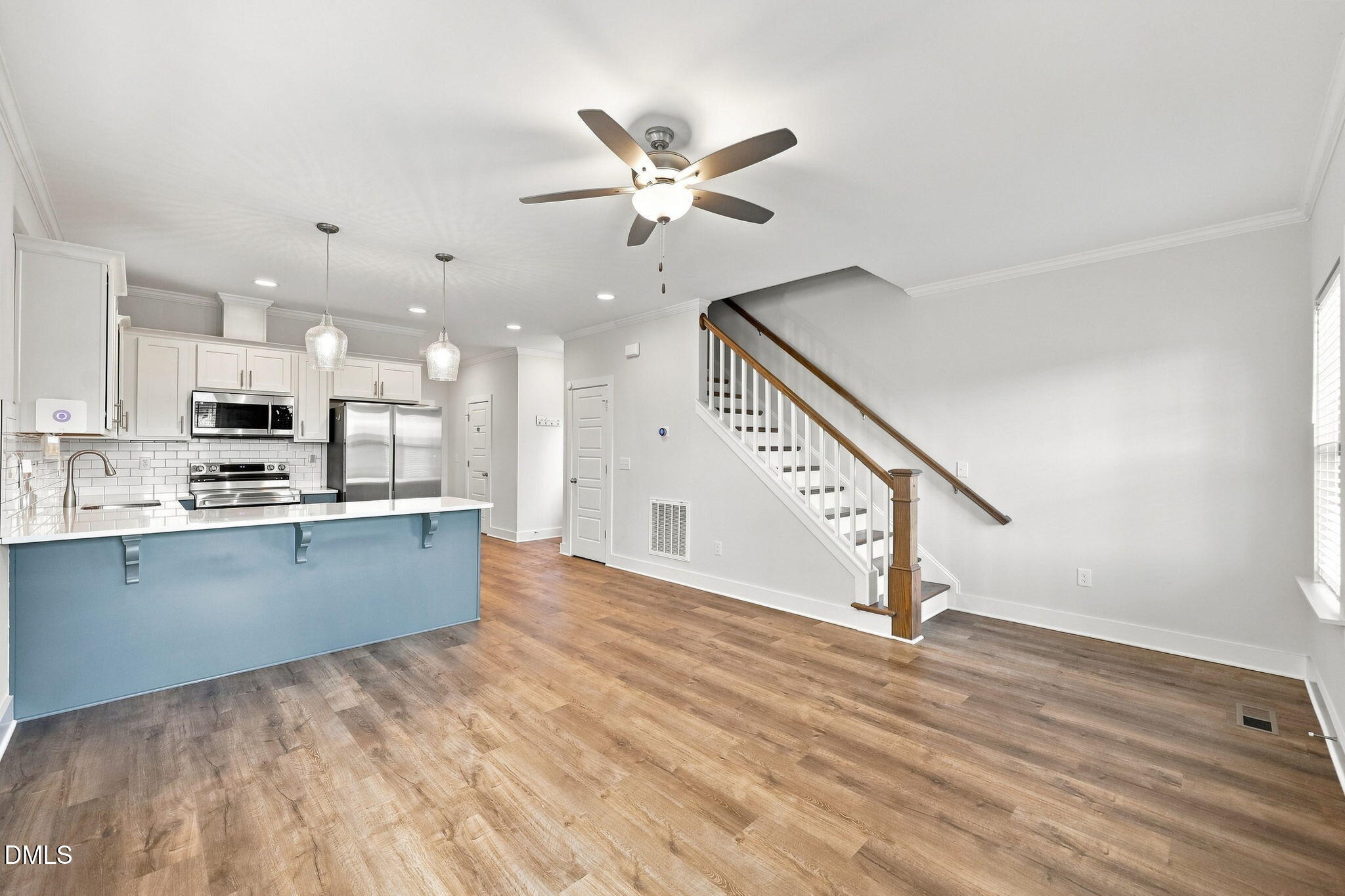 701 Grant Street B Property Photo 4