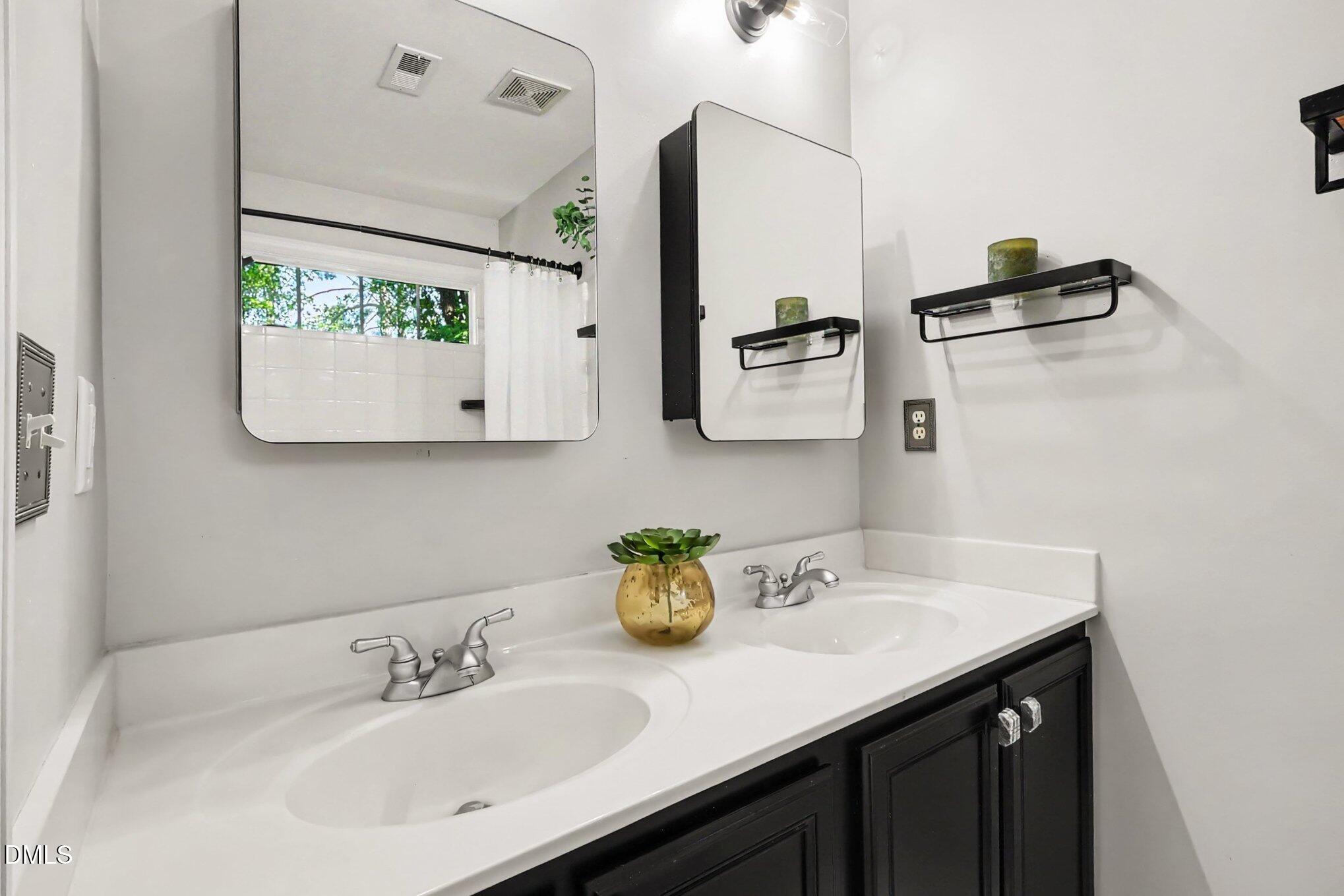 2243 Bellaire Avenue Property Photo 26
