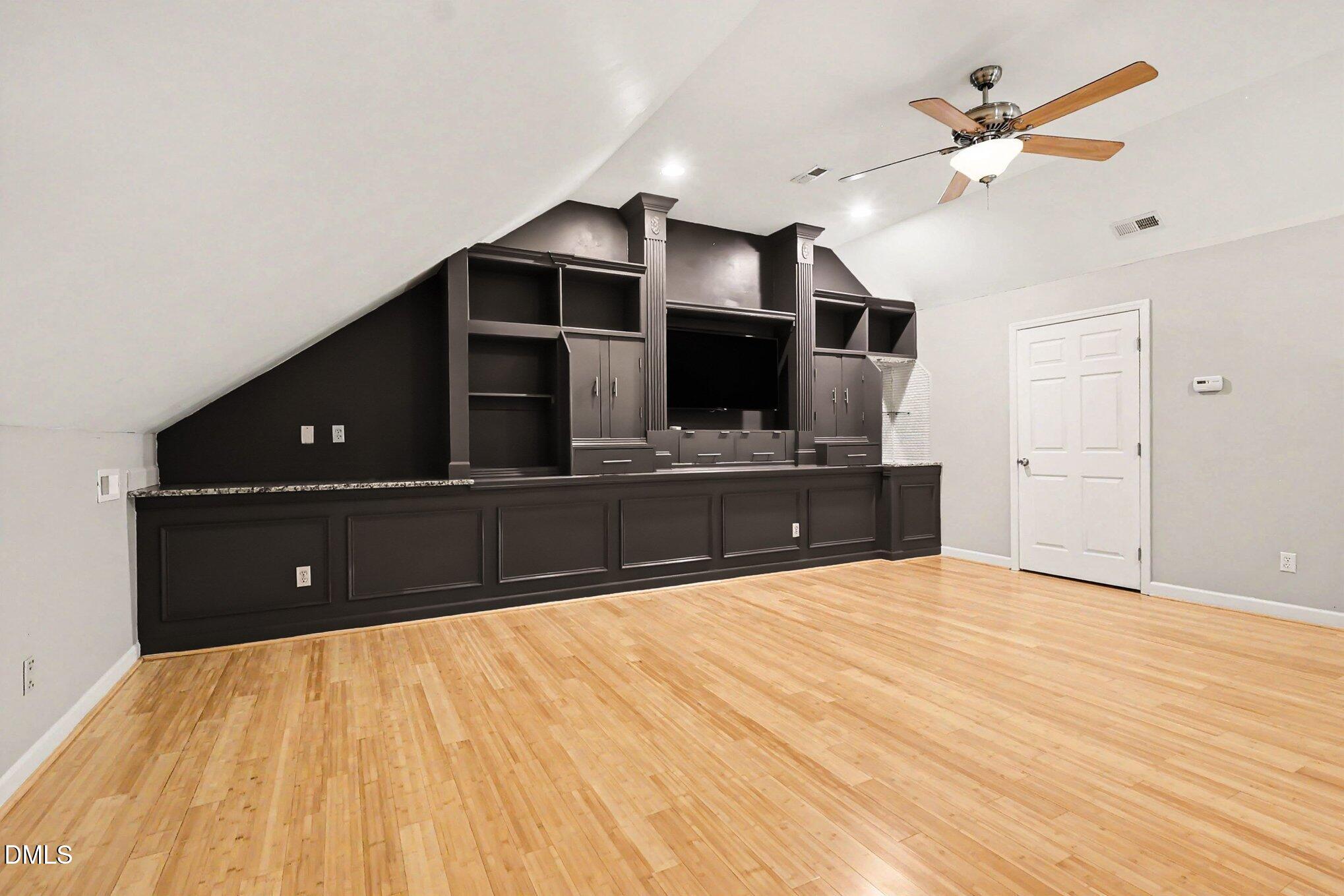 2243 Bellaire Avenue Property Photo 32