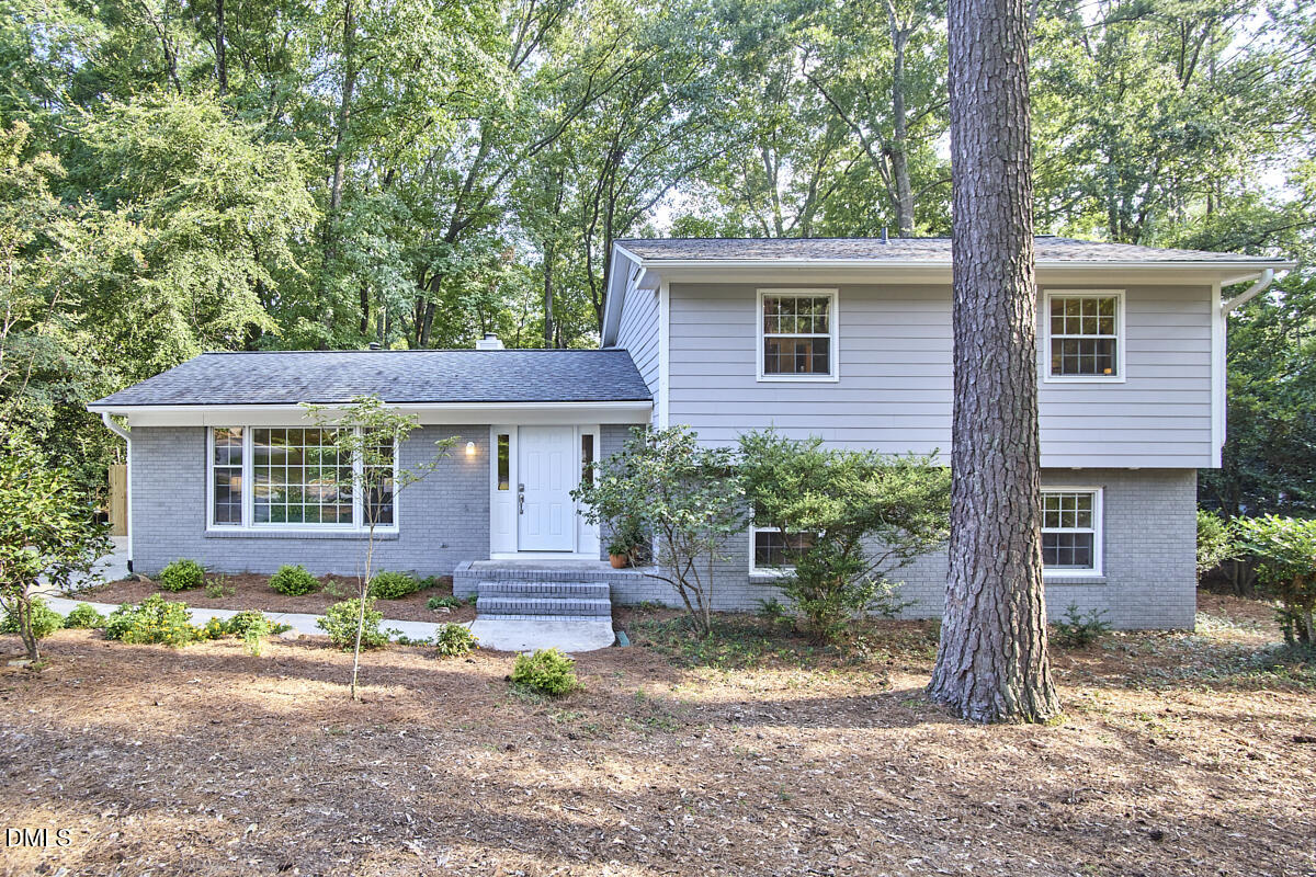 2432 Sedgefield Drive Property Photo 2