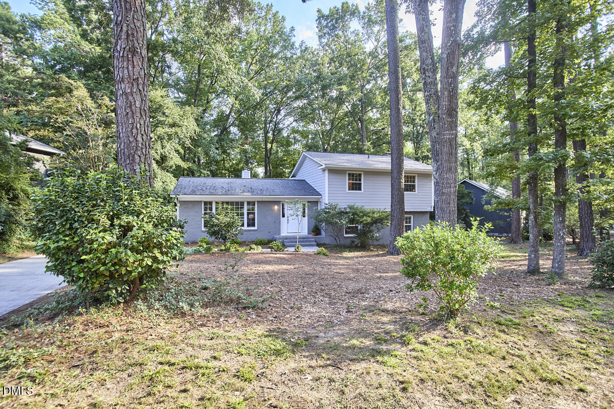 2432 Sedgefield Drive Property Photo 3